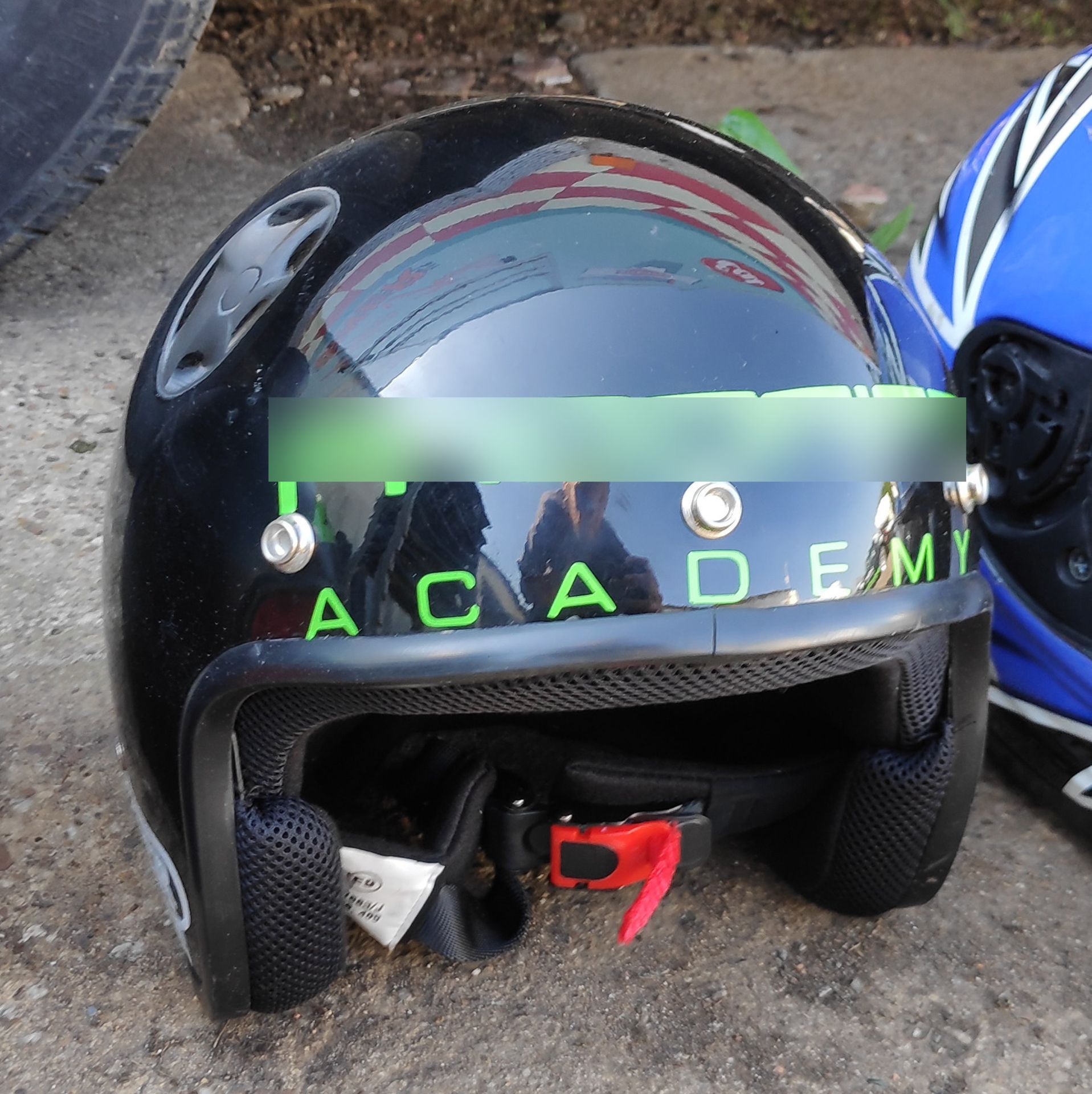 5 Assorted Helmets - CL682 - Location: Bedford NN29 - Image 2 of 3