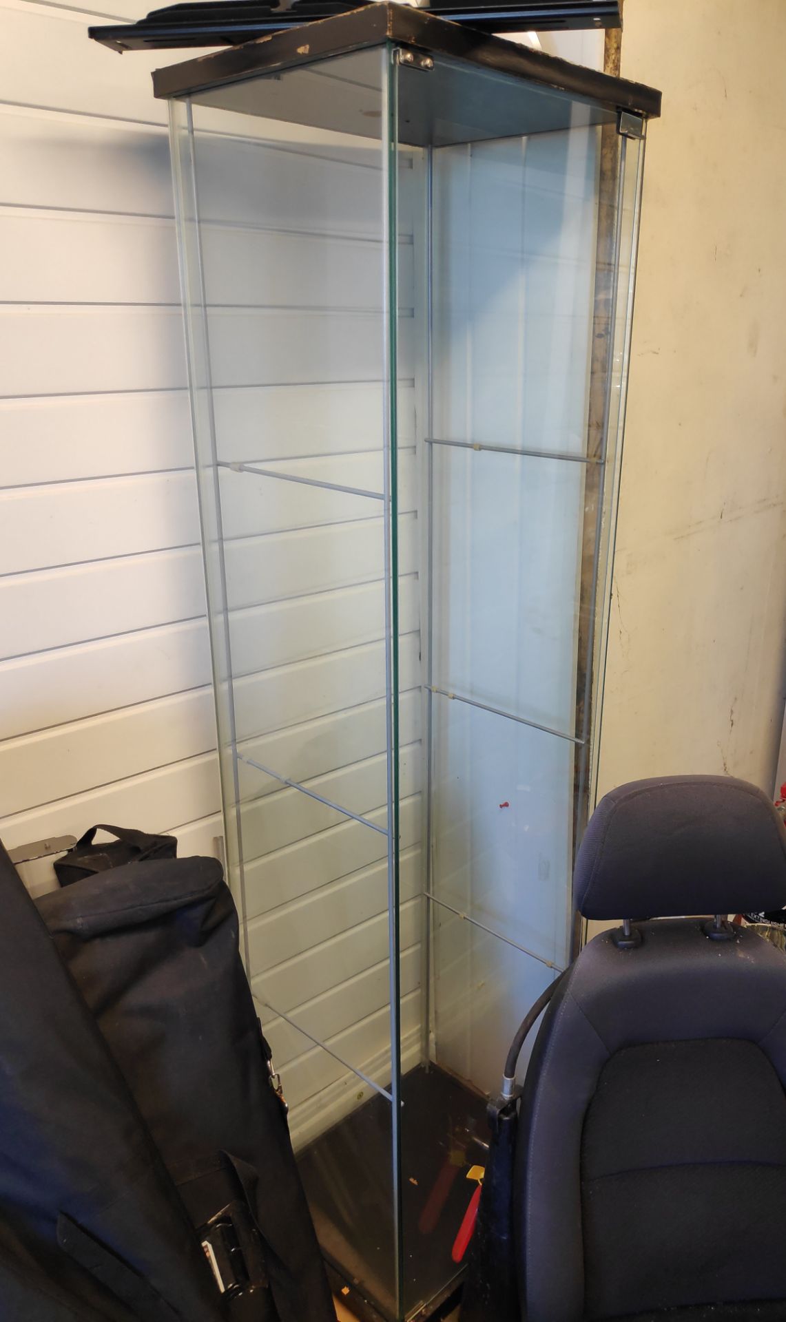 3 x Glass display Cabinets with shelves - CL682 - Location: Bedford NN29