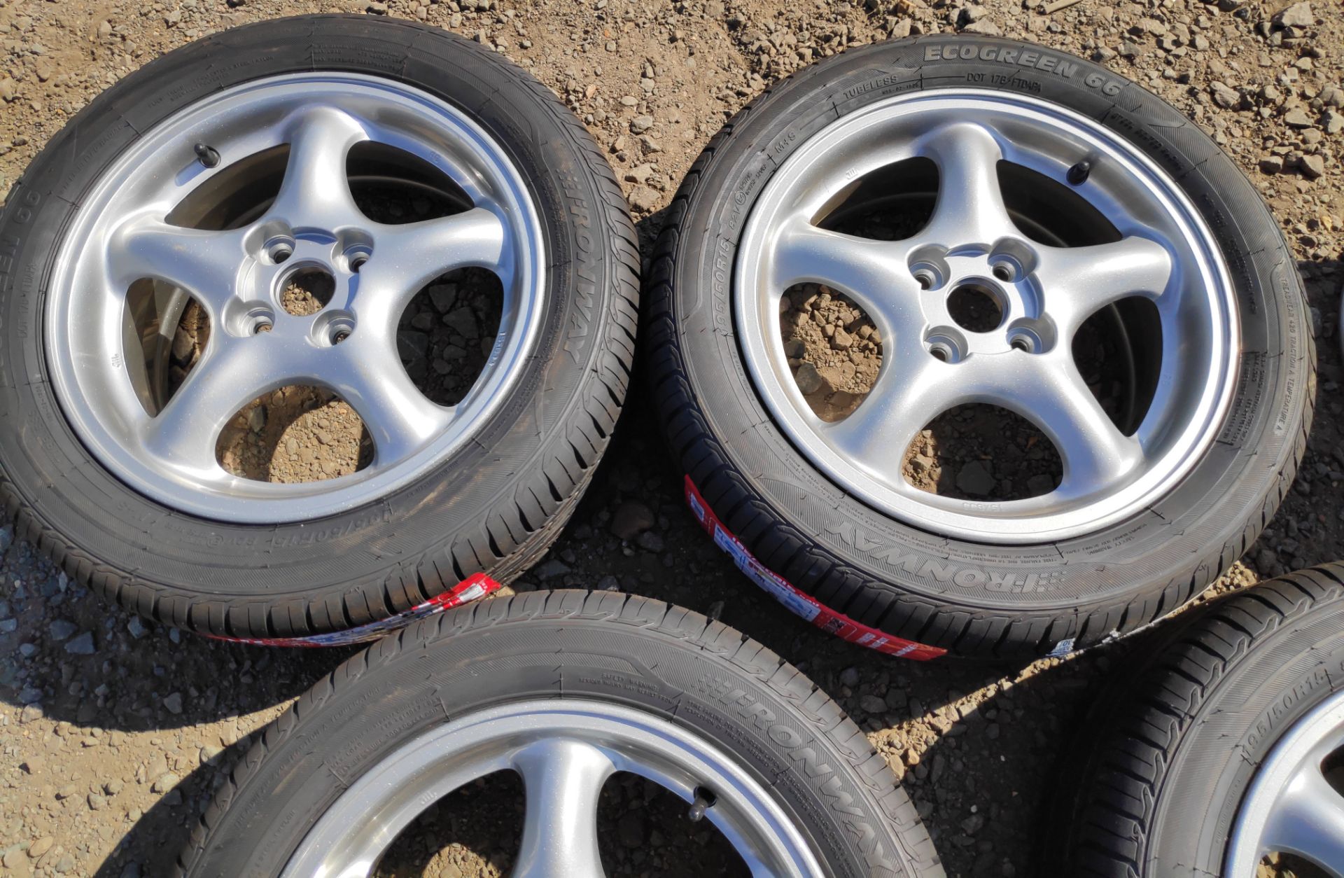 5 x Silver 5-Spoke 16x6 ET40 Standard Lightweight MX5 Wheels - 4 With New Tyres - CL682 - - Image 4 of 17