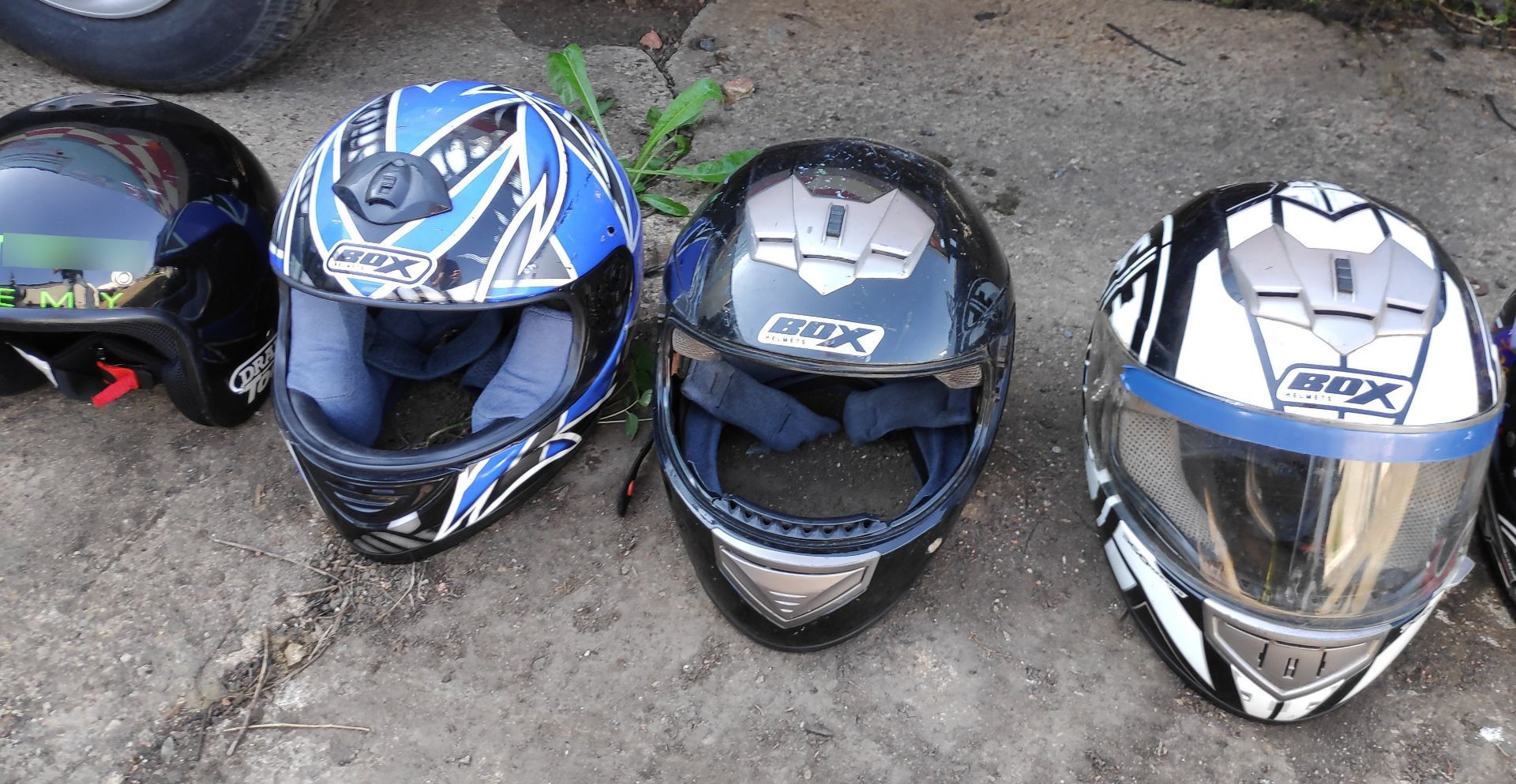 5 Assorted Helmets - CL682 - Location: Bedford NN29