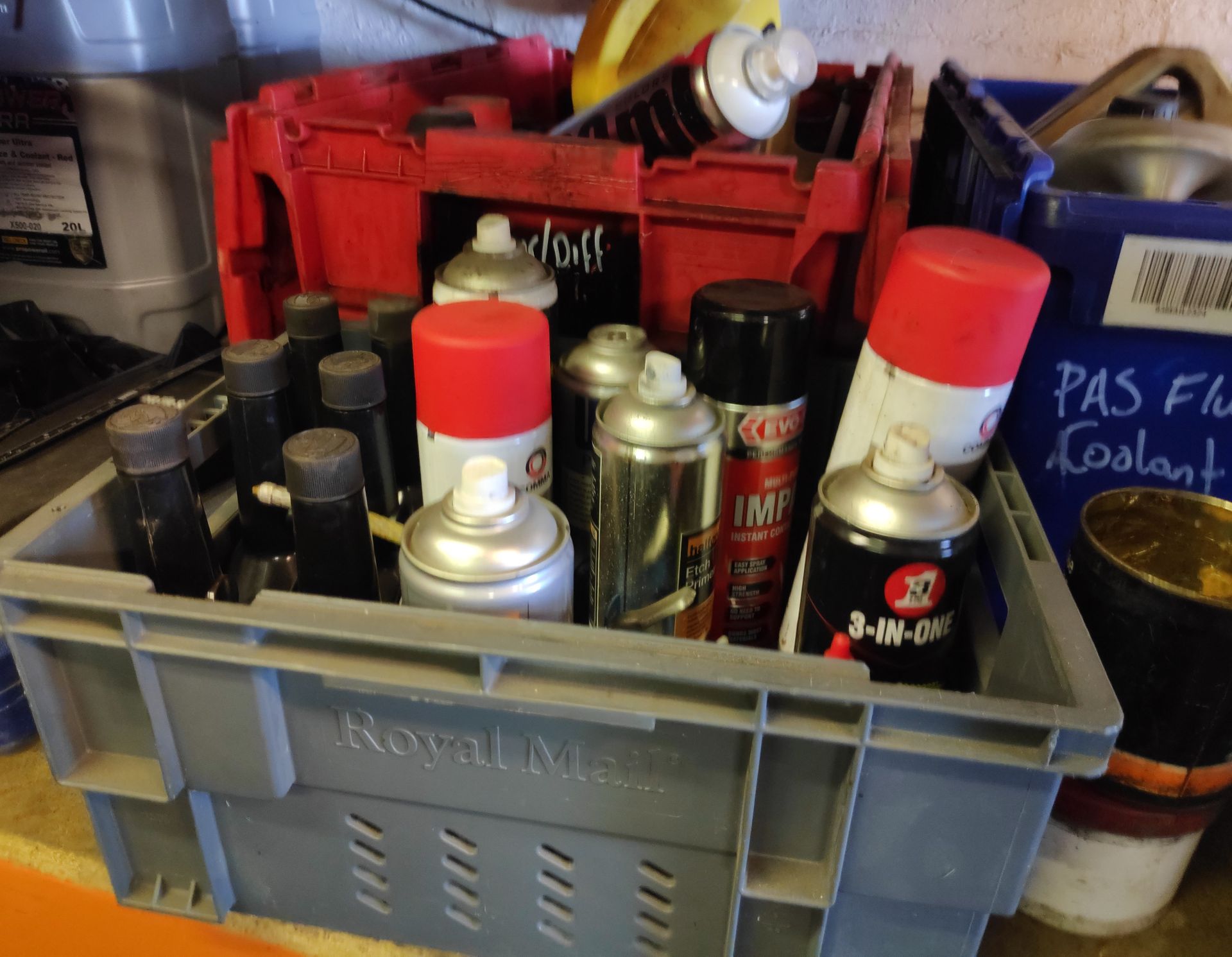 Assorted Sprays and Lubricants - CL682 - Location: Bedford NN29