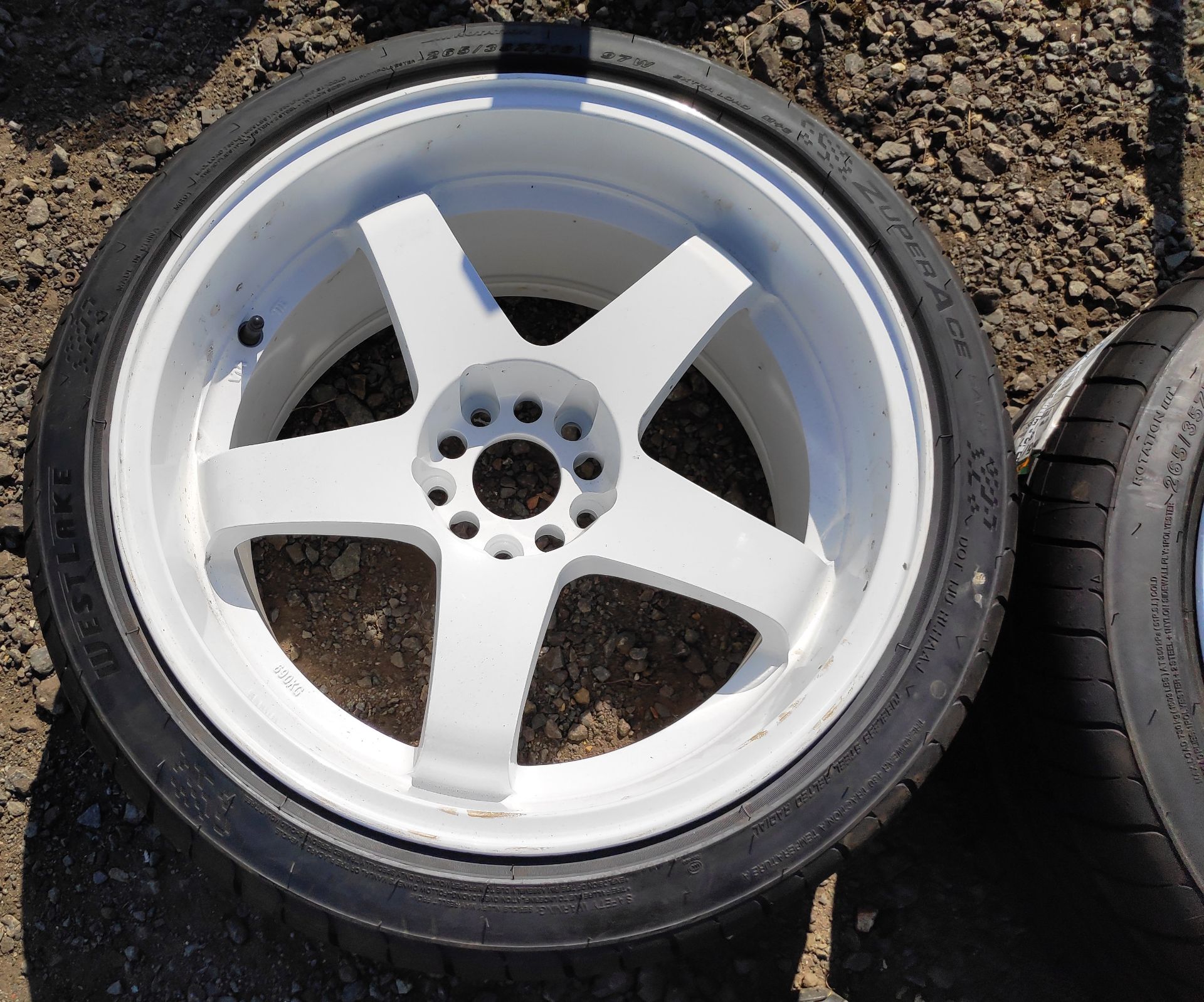 2 x White 5-Spoke 18 x 10 ET12 Wheels with 265 35 R18 Tyres For Nissan 350Z - CL682 - Location: Bedf - Image 3 of 9