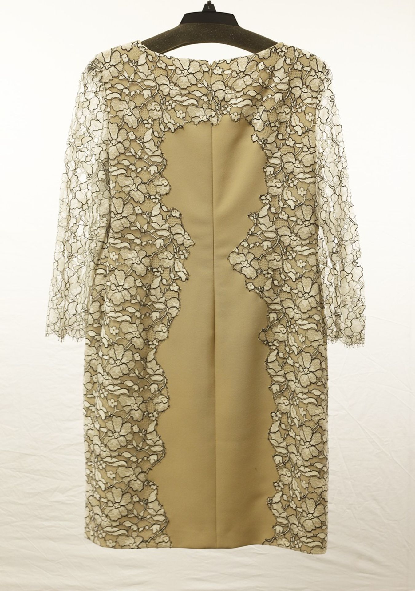 1 x Anne Belin Beige Dress - Size: 16 - Material: 100% Polyester - From a High End Clothing Boutique - Image 2 of 9