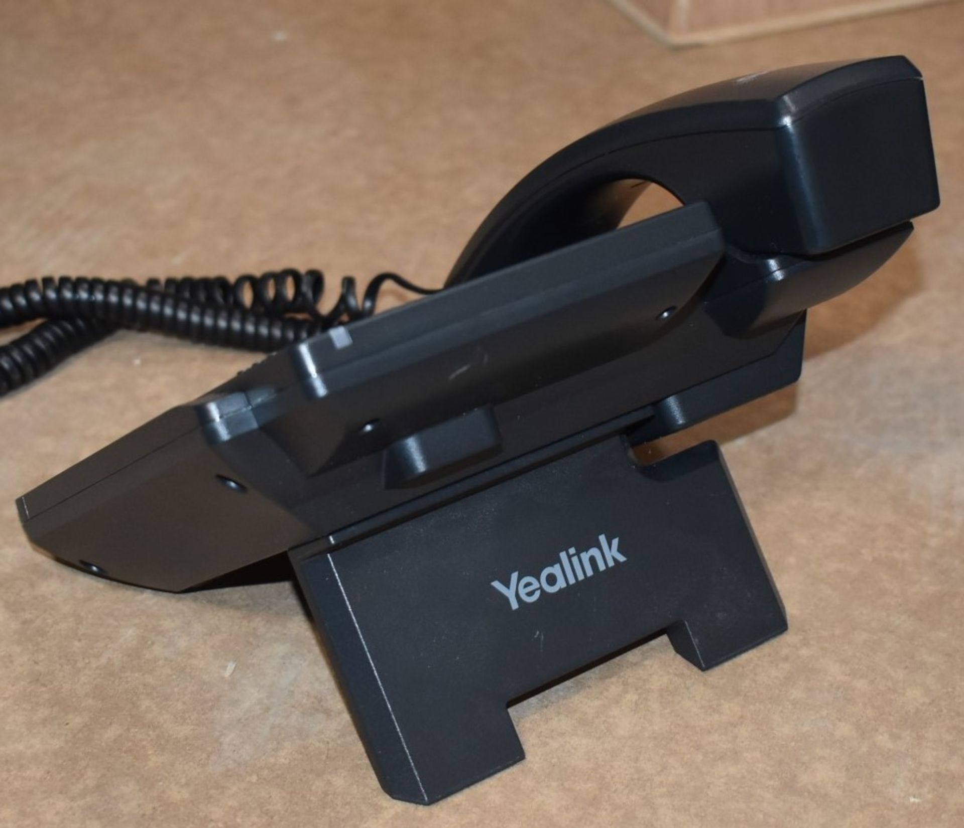 1 x Yealink T42S Office IP Desk Phones With 2.7 Inch Graphical Display - Ultra Elegant Gigabit IP - Image 10 of 10