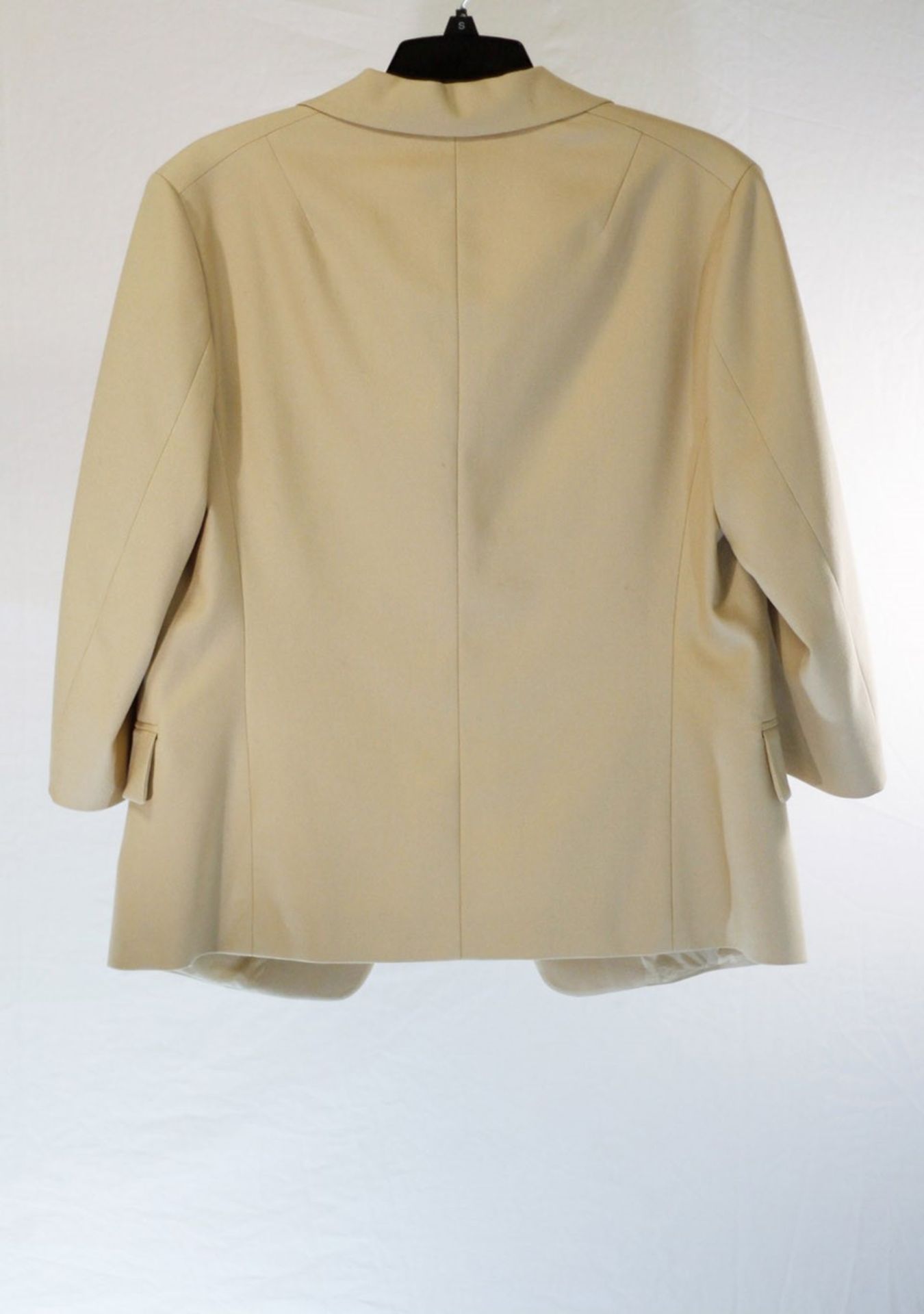 1 x Agnona Beige Jacket - Size: 20 - Material: 98% Cotton, 2% Nylon, 2% Elastane. Lining 85% - Image 2 of 10