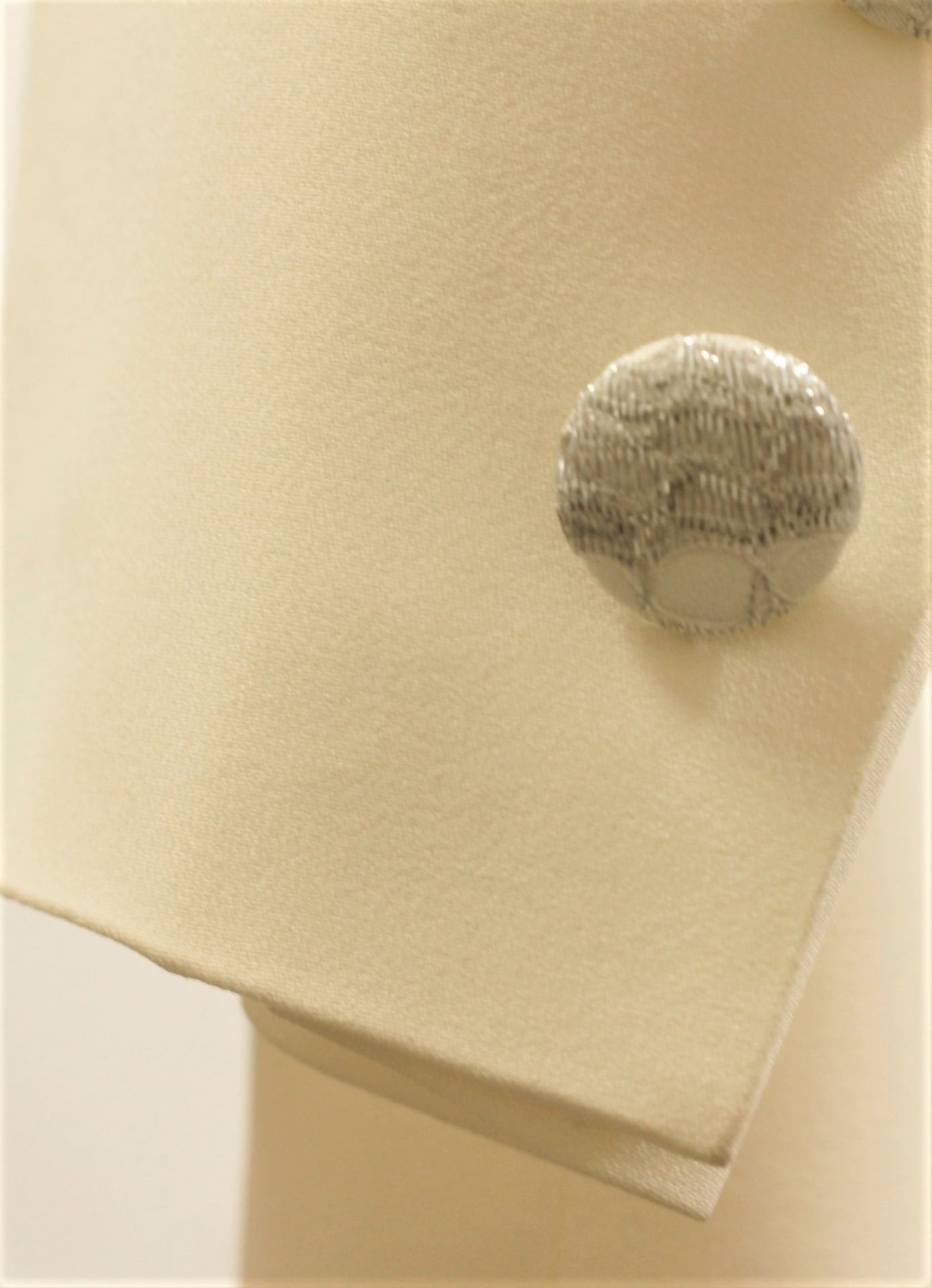 1 x Boutique Le Duc Cream Jacket - Size: 16 - Material: 52% Viscose, 48% Acetate - From a High End - Image 6 of 17