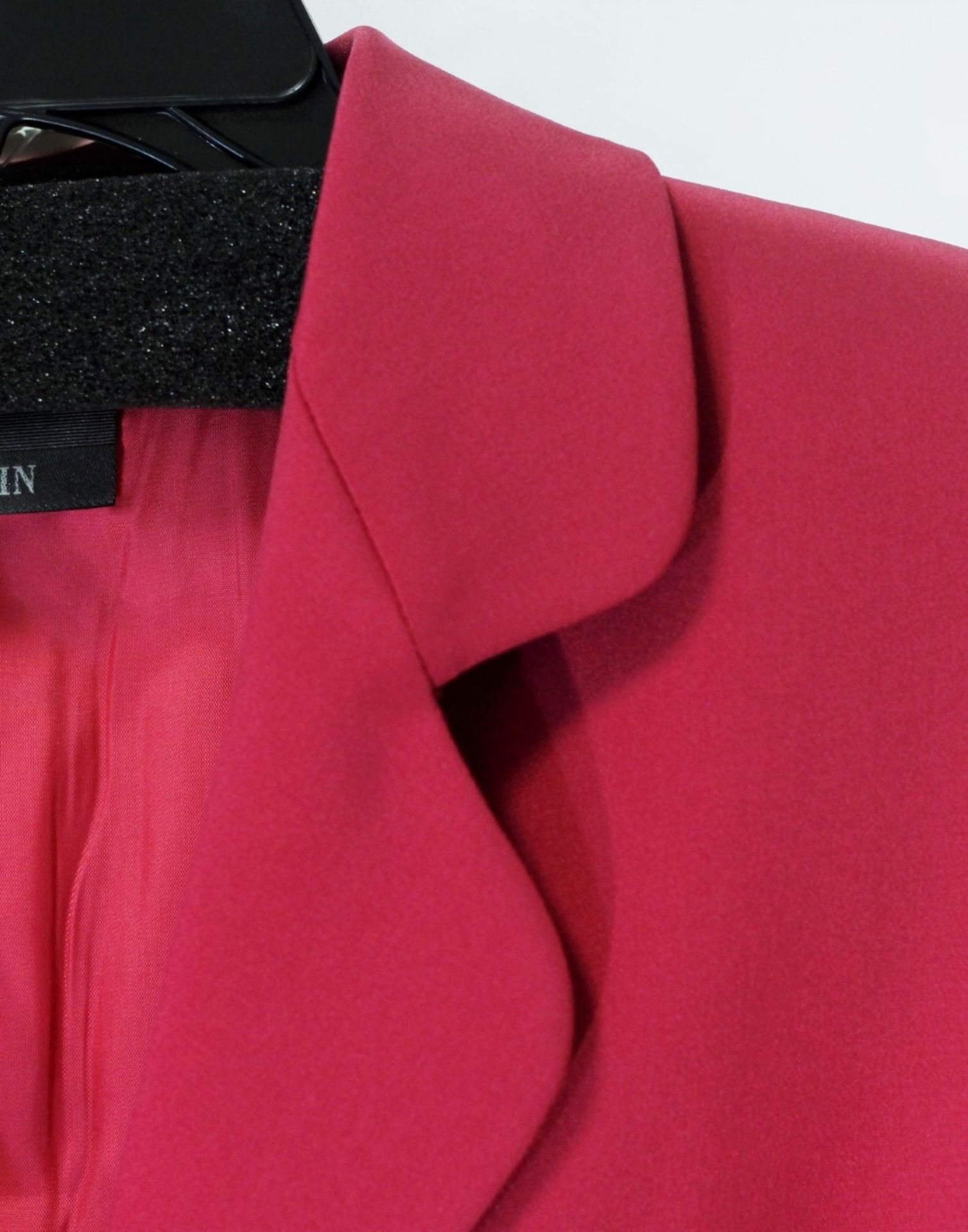 1 x Anne Belin Fuscia Jacket - Size: 18 - Material: 100% Silk - From a High End Clothing Boutique In - Image 9 of 9