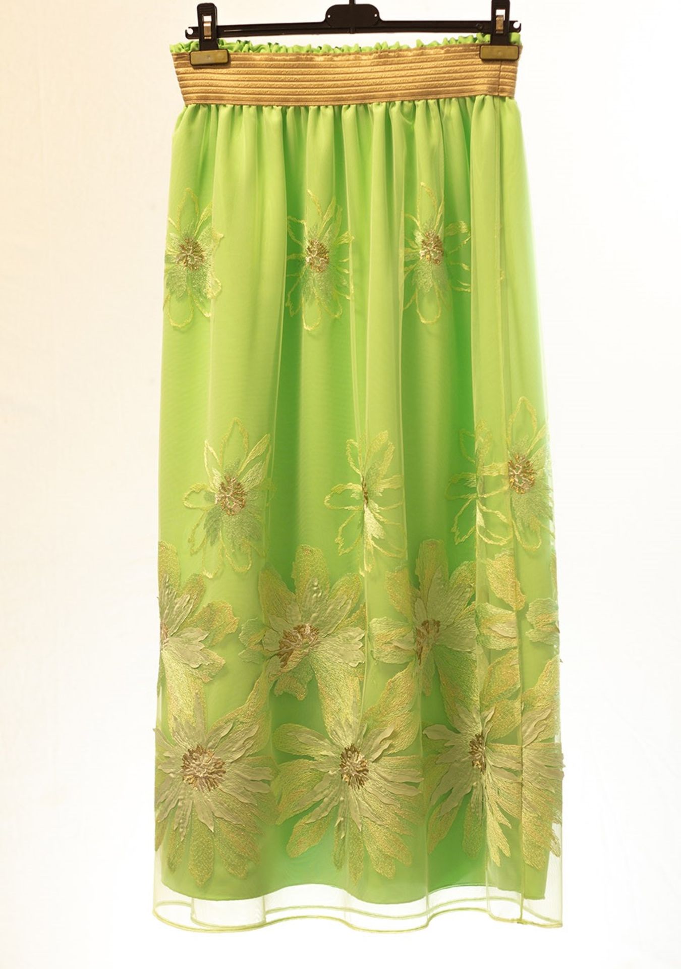 1 x Boutique Le Duc Green Skirt With Matching Scarf And Shawl - Size: 8 - Material: 100% Silk - From - Image 3 of 10