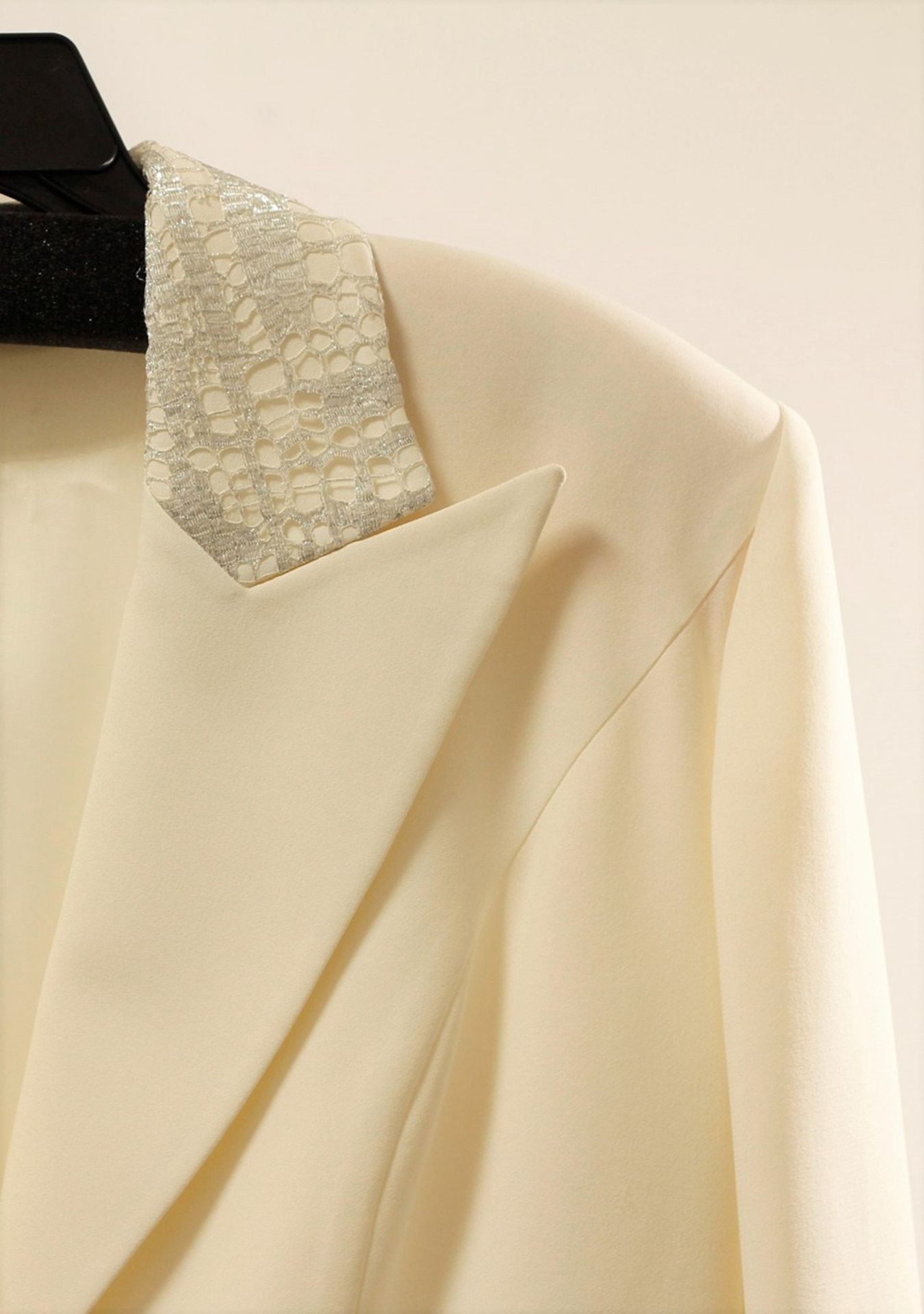 1 x Boutique Le Duc Cream Jacket - Size: 16 - Material: 52% Viscose, 48% Acetate - From a High End - Image 12 of 17