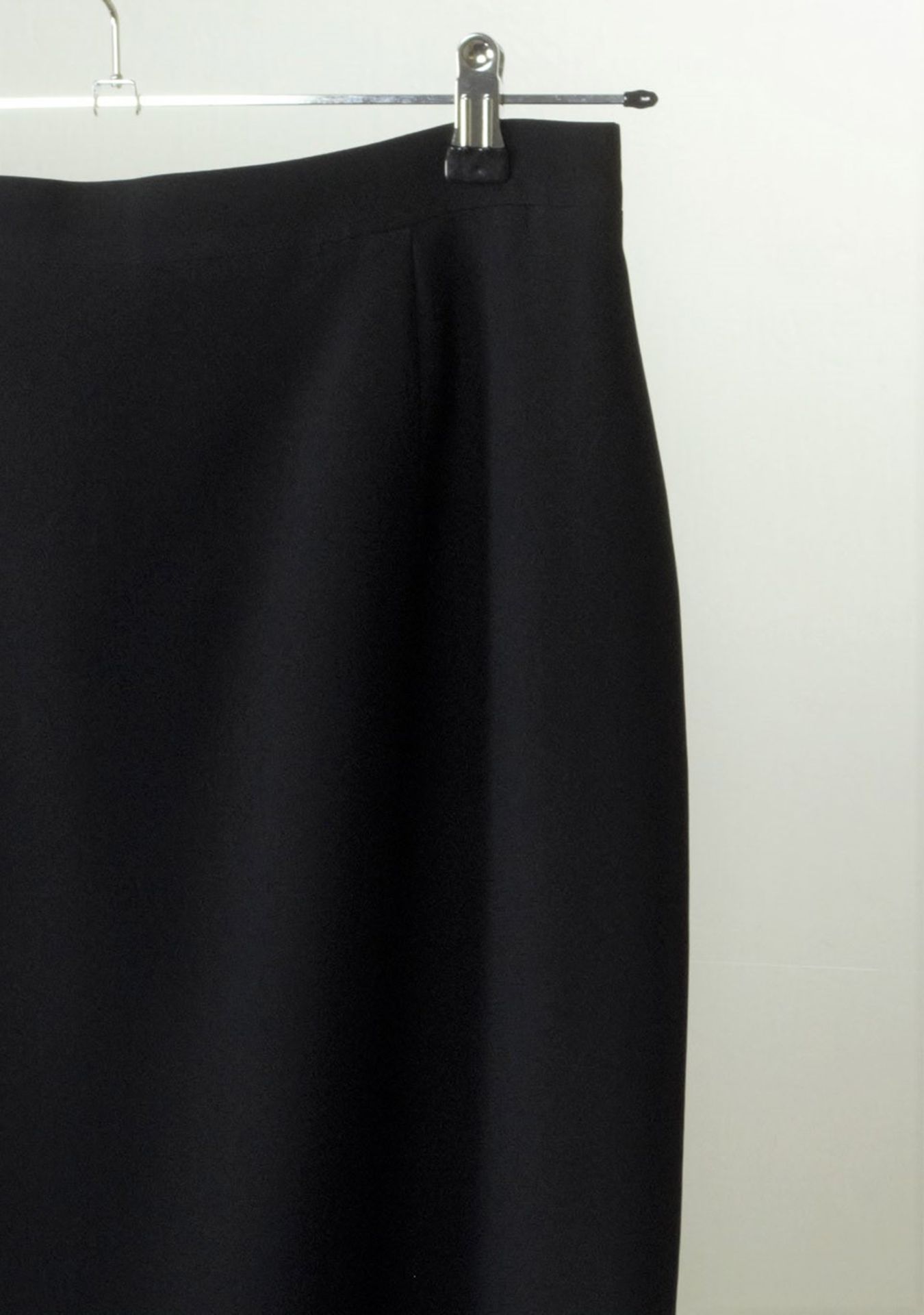 1 x Boutique Le Duc Black Maxi Pencil Skirt - From a High End Clothing Boutique In The - Image 3 of 3