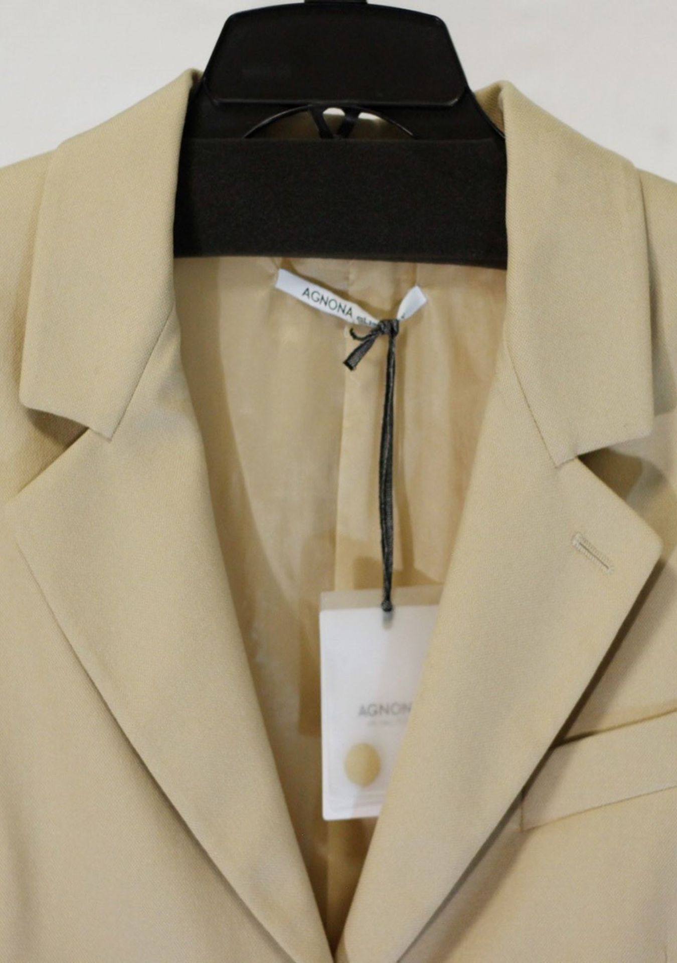 1 x Agnona Beige Jacket - Size: 20 - Material: 98% Cotton, 2% Nylon, 2% Elastane. Lining 85% - Image 8 of 10