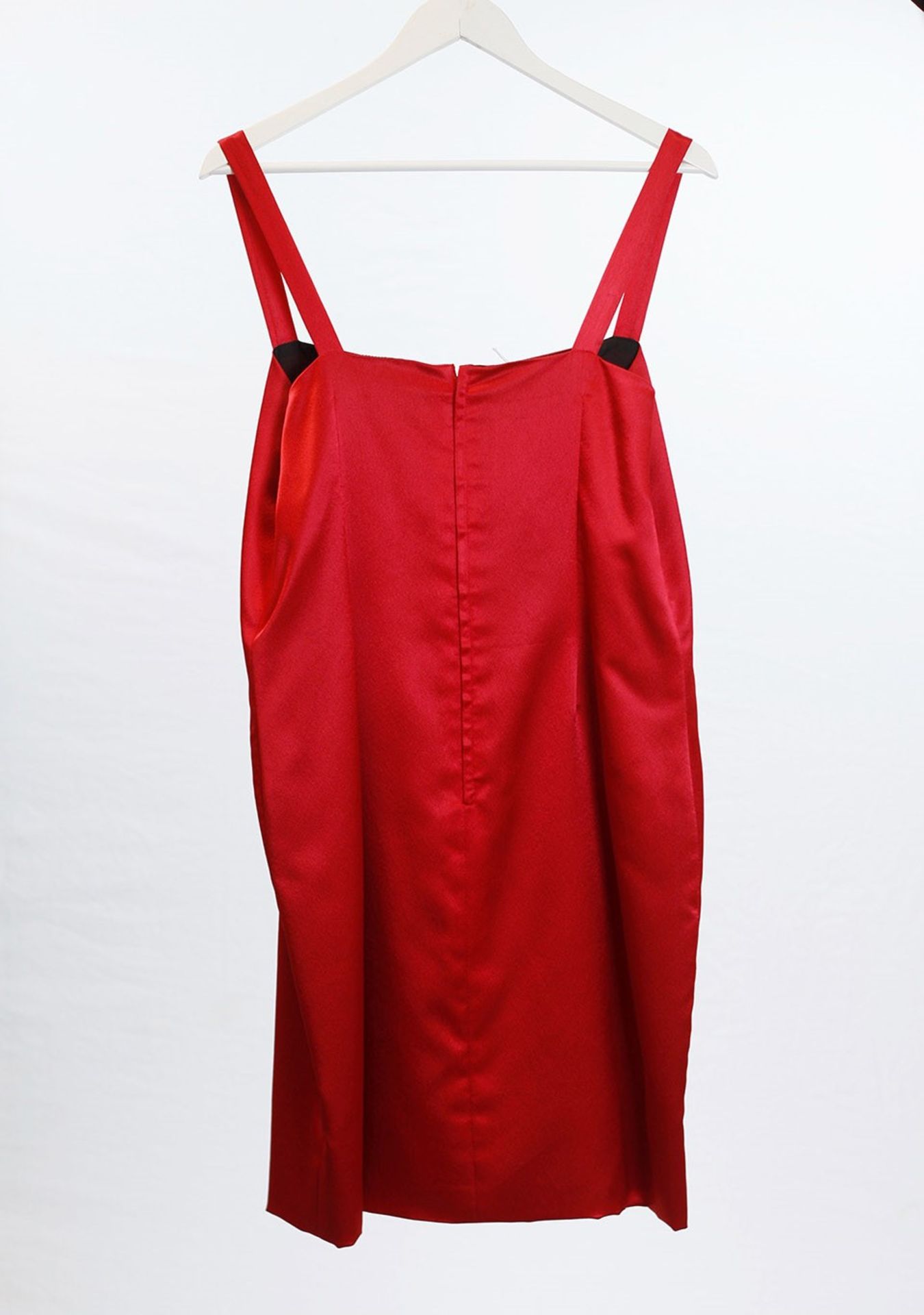 1 x Boutique Le Duc Red Dress - Size: 18 - Material: 55% Polyester, 45% Acetate - From a High End - Image 2 of 9