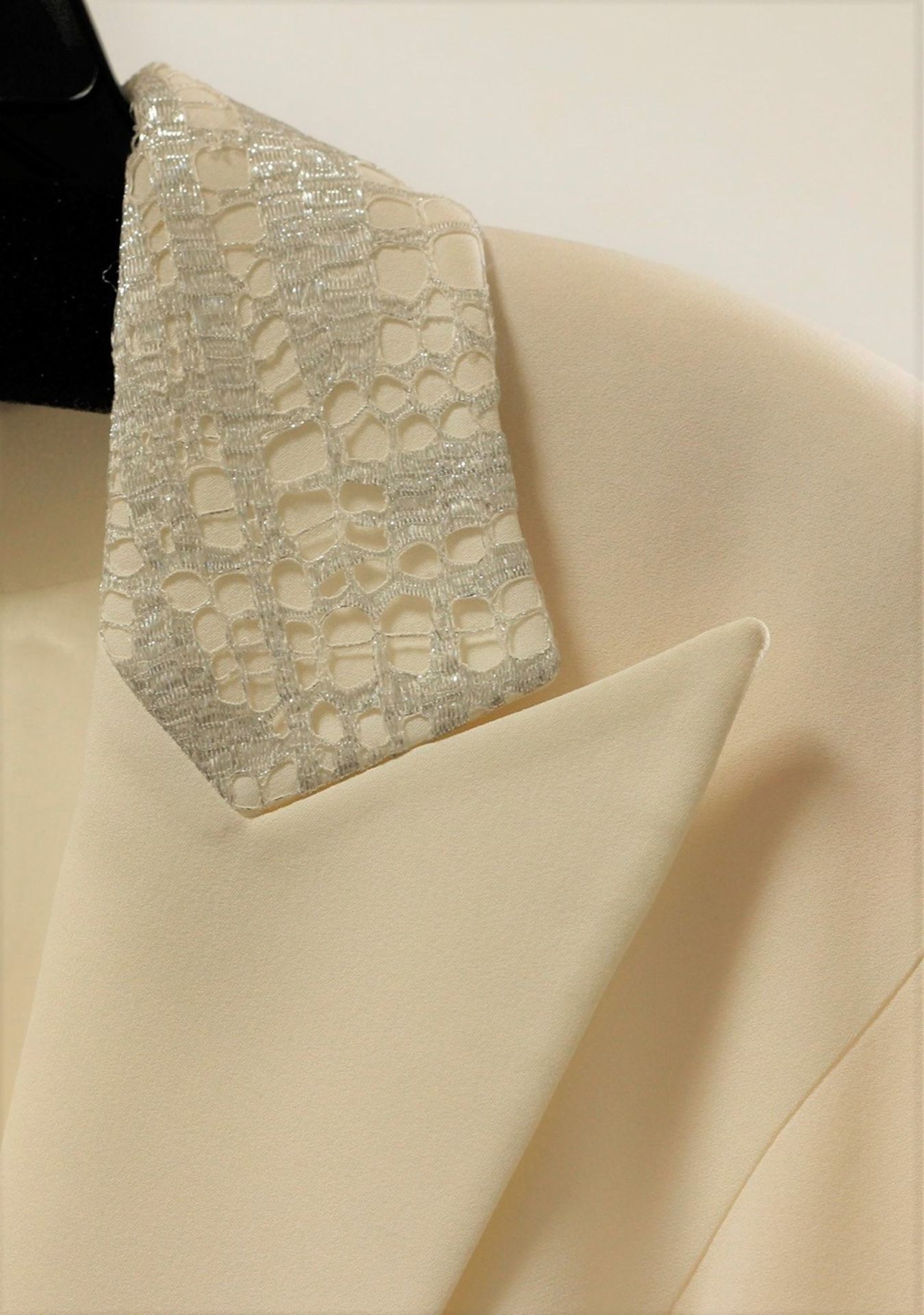 1 x Boutique Le Duc Cream Jacket - Size: 16 - Material: 52% Viscose, 48% Acetate - From a High End - Image 11 of 17