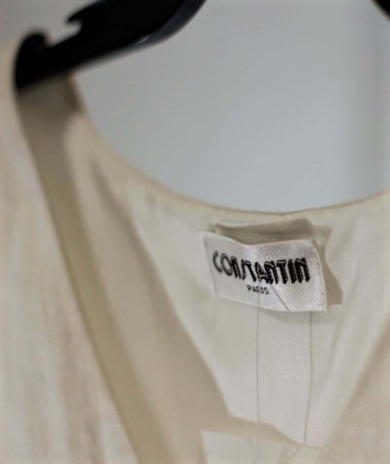 1 x Constantin Paris White Top - Size: 24 - Material: Acetate, Acrylic, Cotton, Fibre, Polyester, - Image 4 of 8