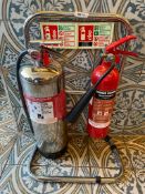 2 x Fire Extinguishers With Chrome Stand - Includes 9l Water and 2kg Carbon Dioxide - Ref: BK111 -