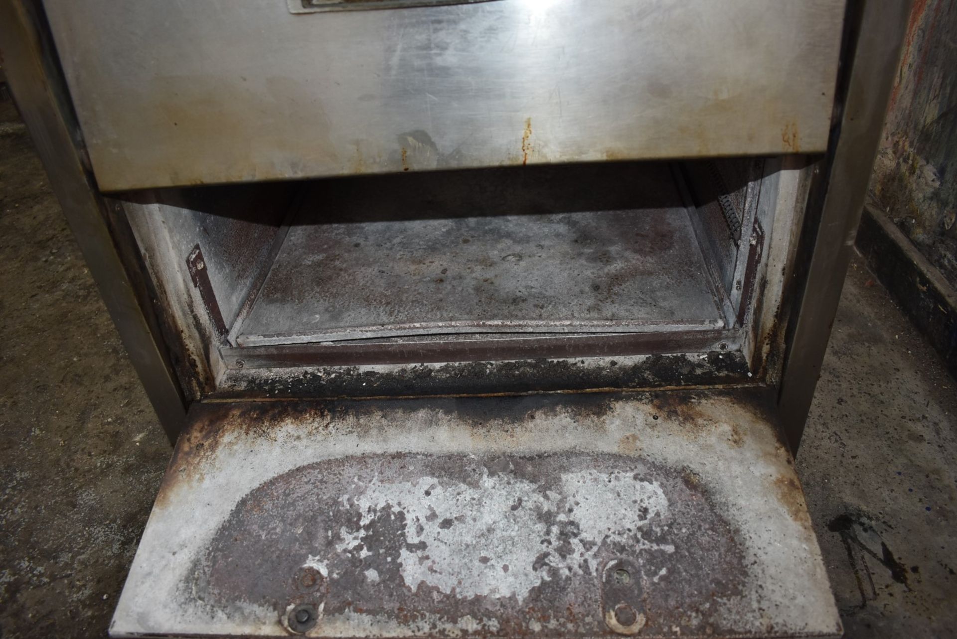 1 x Bakers Pride Commercial Twin Deck Pizza Oven - Recently Removed from a Restaurant - Image 4 of 9