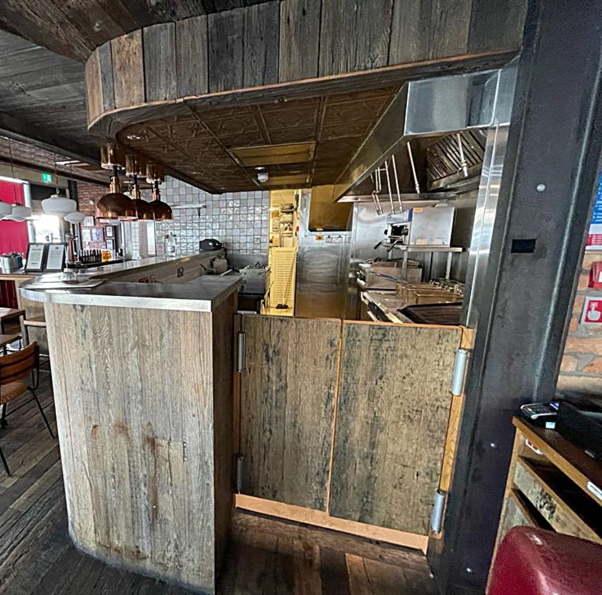 1 x Restaurant Bar With Reclaimed Timber Panelling - Dimensions: H120x600x500cm - BUYER TO REMOVE - Image 5 of 10