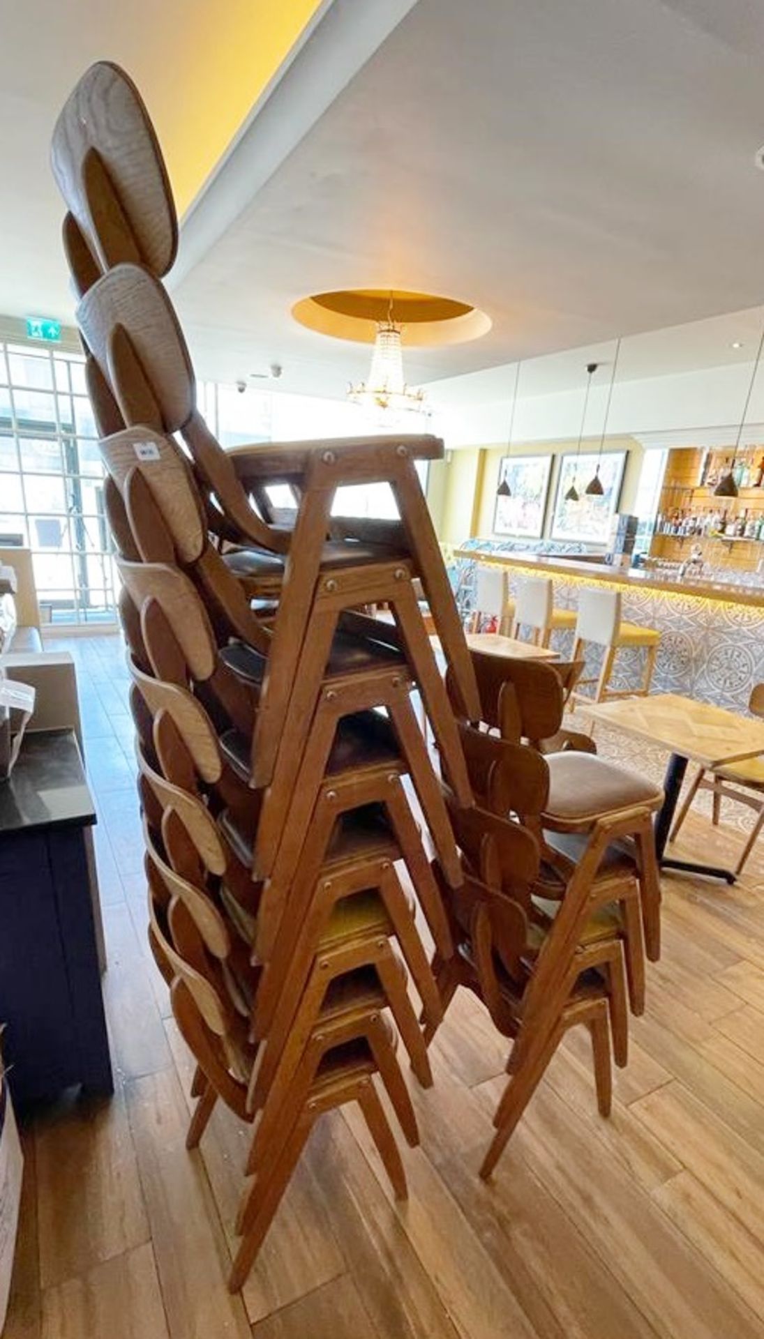 30 x Retro 1960's Style Stacking Dining Chairs - Solid Wood With Curved Backs and Leather Seat - Image 7 of 13