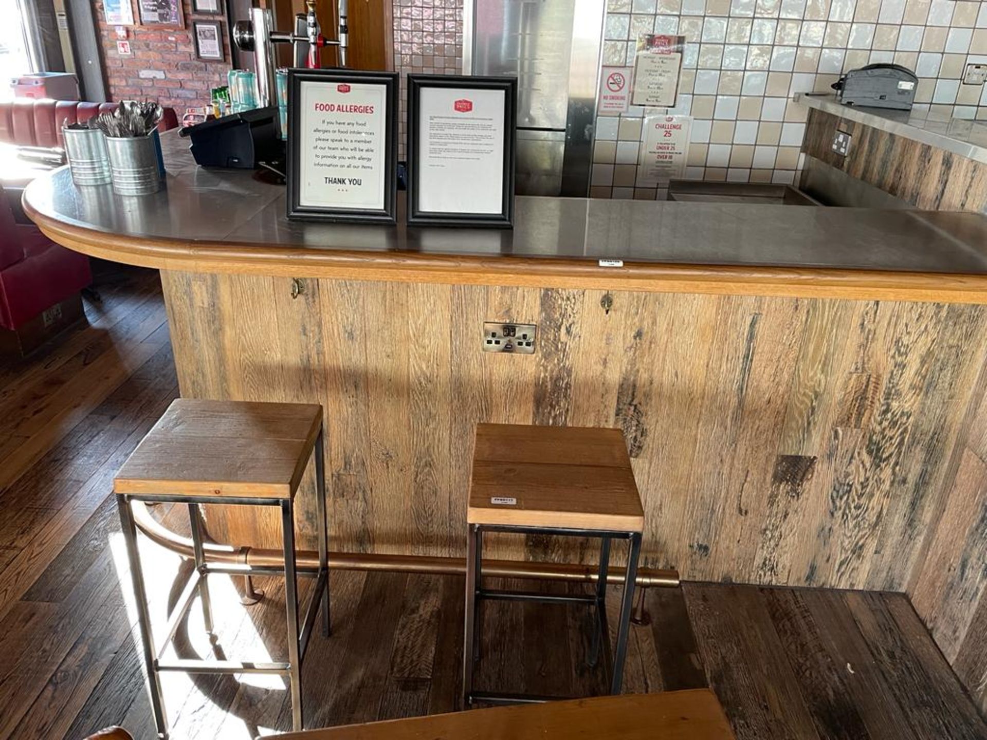 1 x Restaurant Bar With Reclaimed Timber Panelling - Dimensions: H120x600x500cm - BUYER TO REMOVE - Image 10 of 10