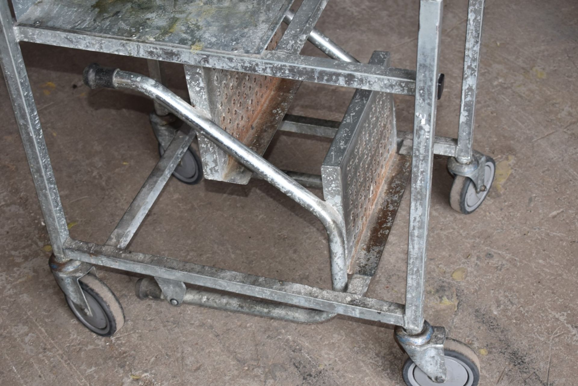 1 x Mobile Work Table With Fold Out Steps - Ideal For Shelf Stackers or Storage Room Steps - - Image 3 of 6