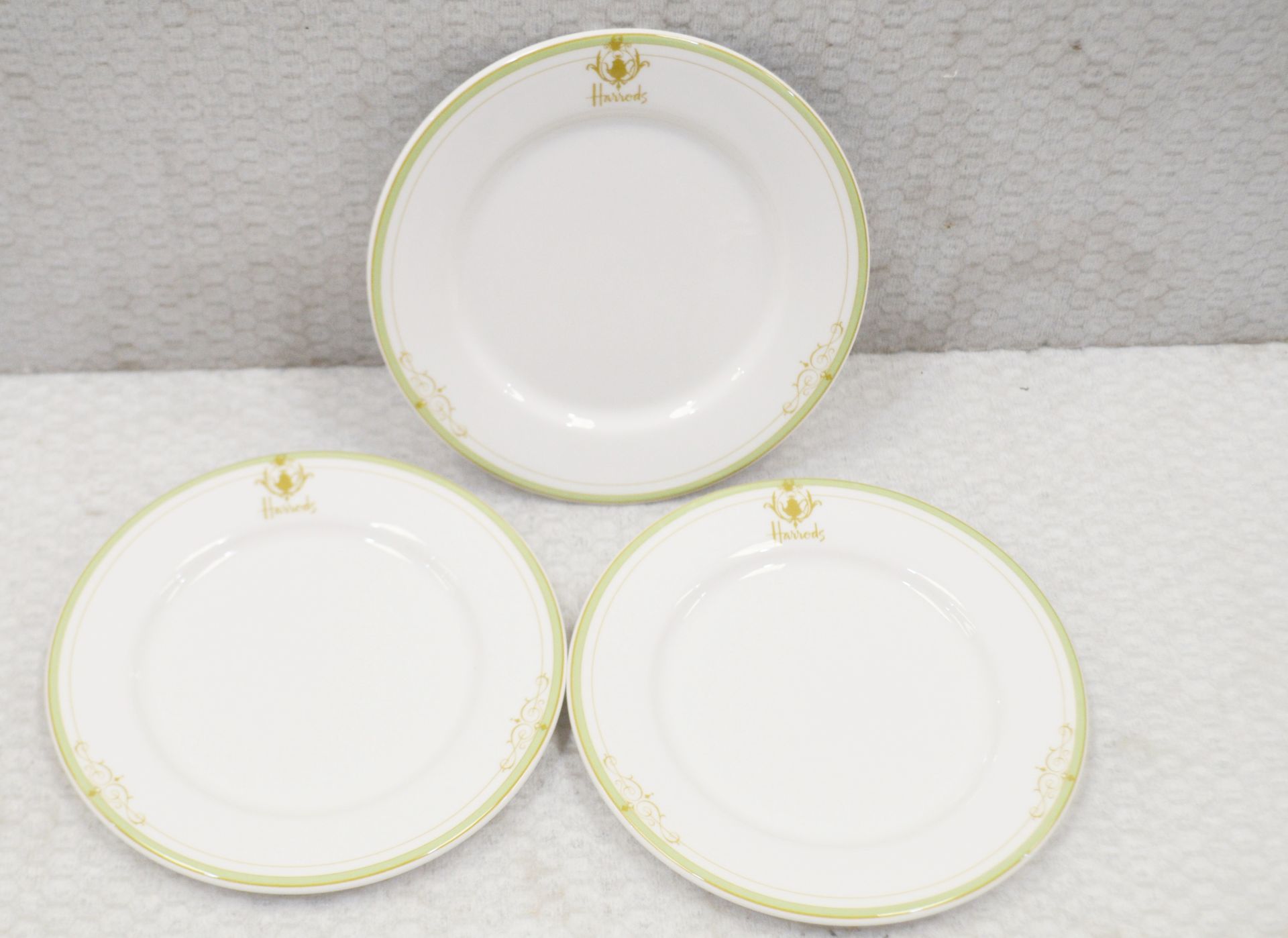 36 x Harrods Two Colour Litho Georgian Plates - Dimensions: 6.5 Inch Diameter - Recently Removed - Image 2 of 2