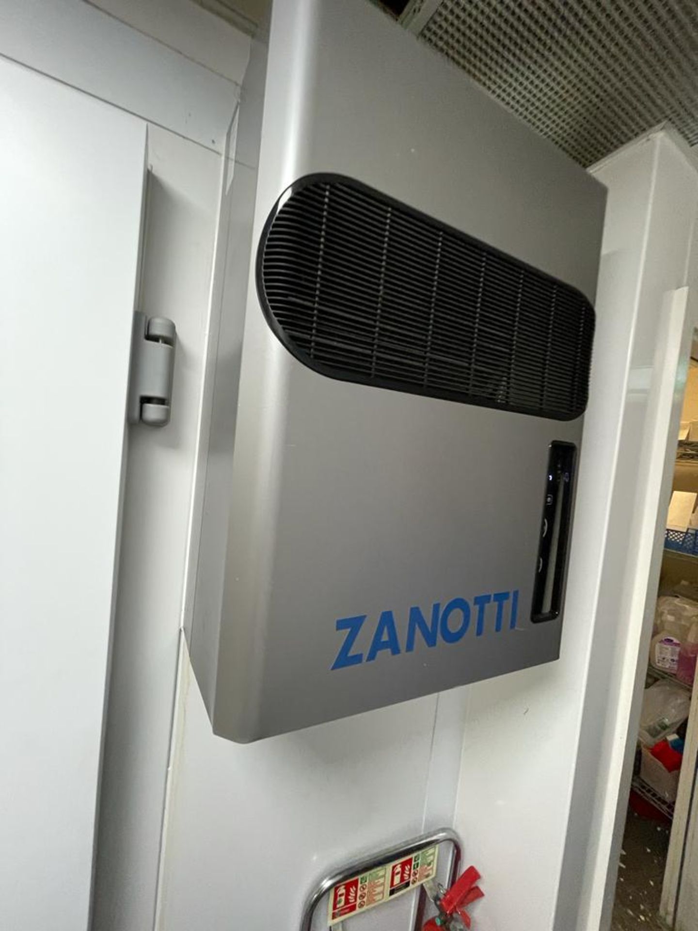 1 x Walk In Refrigerated Cold and Freezer With Zanotti Control Units - Ref: BK249 - CL686 - - Image 20 of 24