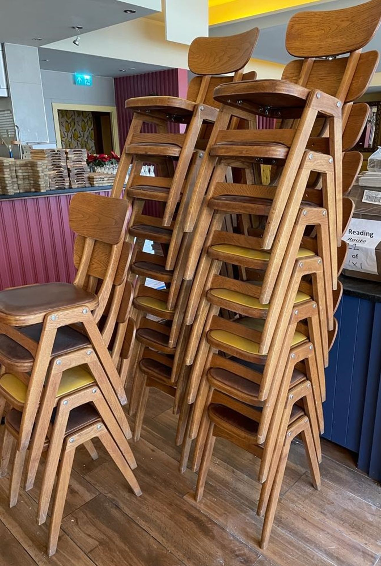 30 x Retro 1960's Style Stacking Dining Chairs - Solid Wood With Curved Backs and Leather Seat - Image 4 of 13