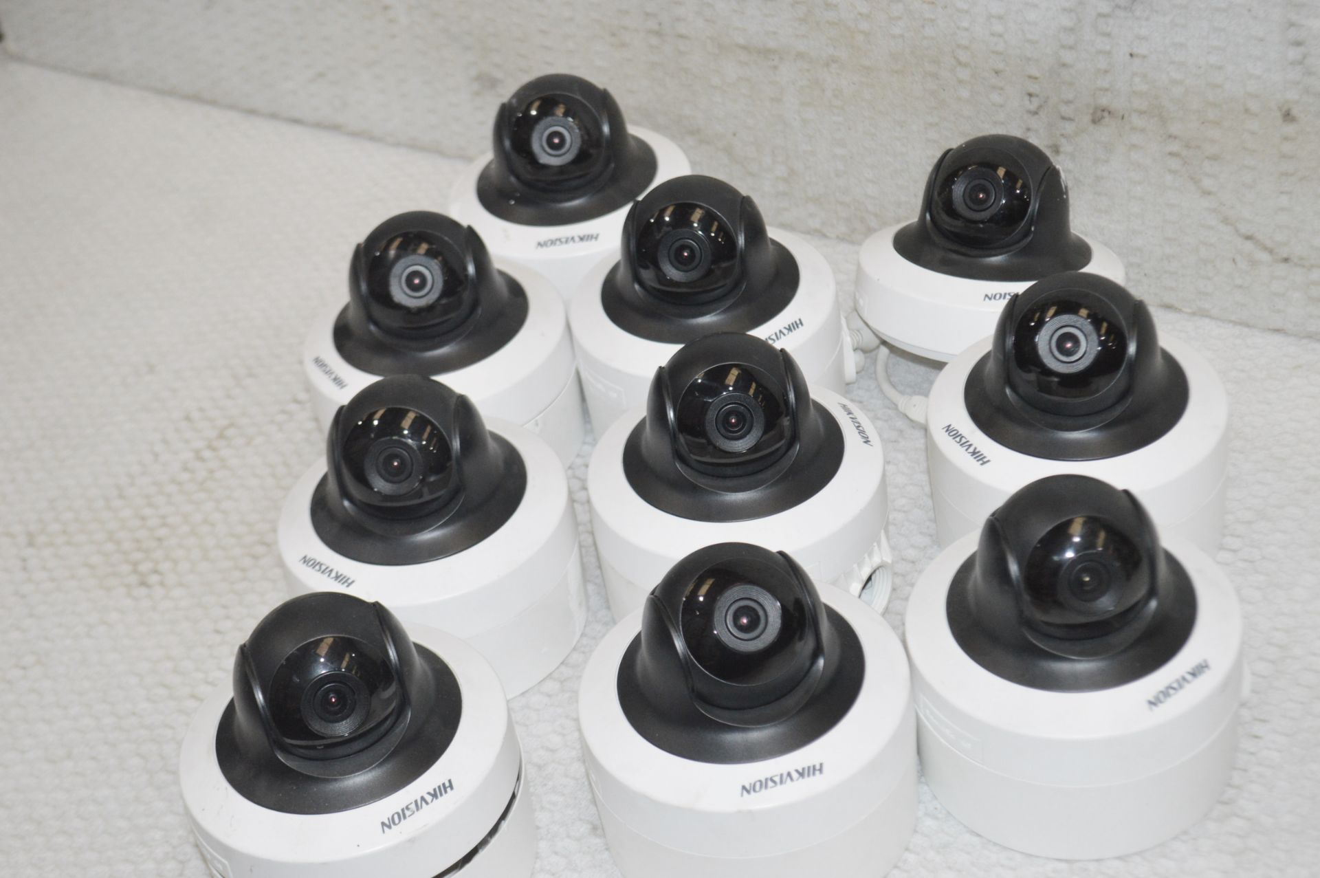 10 x Hikvision Full HD Day/Night Pan/Tilt Network Dome CCTV Security Cameras - Model number: DS- - Image 5 of 7