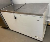 1 x Commercial Chest Freezer With Stainless Steel Top -Ref: BK187 -