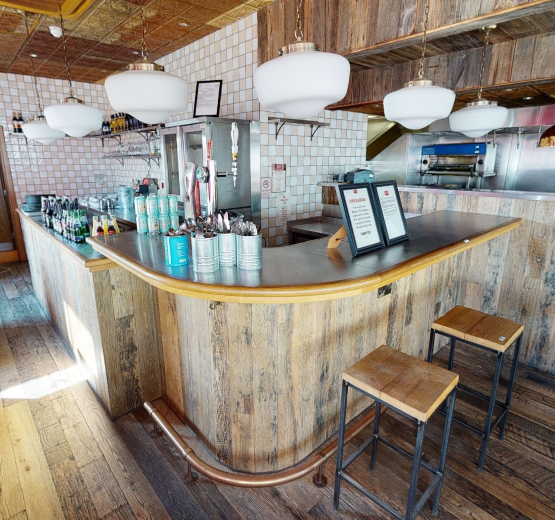 1 x Restaurant Bar With Reclaimed Timber Panelling - Dimensions: H120x600x500cm - BUYER TO REMOVE - Image 4 of 10