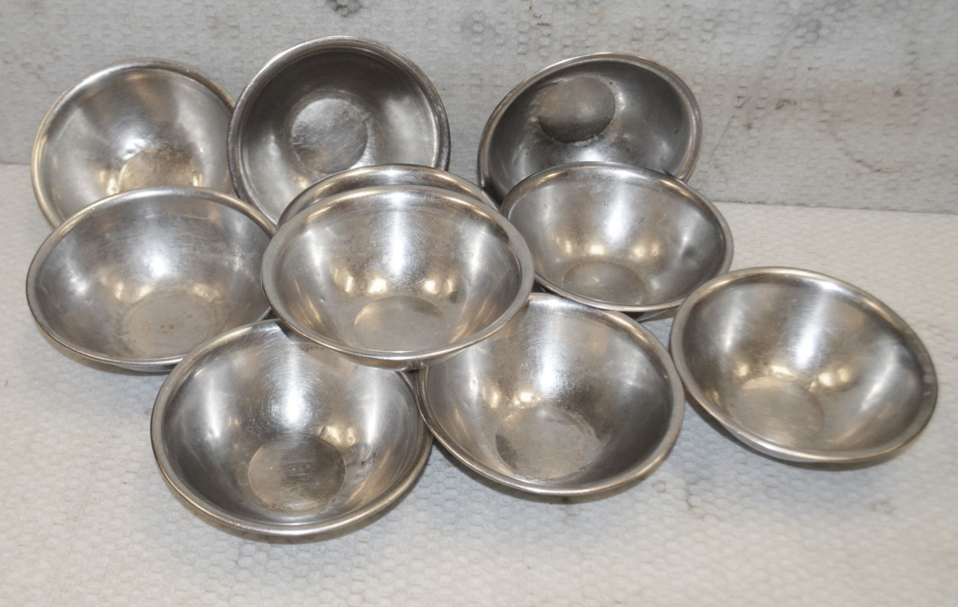 19 x Stainless Steel Mixing  Bowls For Commercial Kitchens - Includes Small, Medium and Large - Image 4 of 6