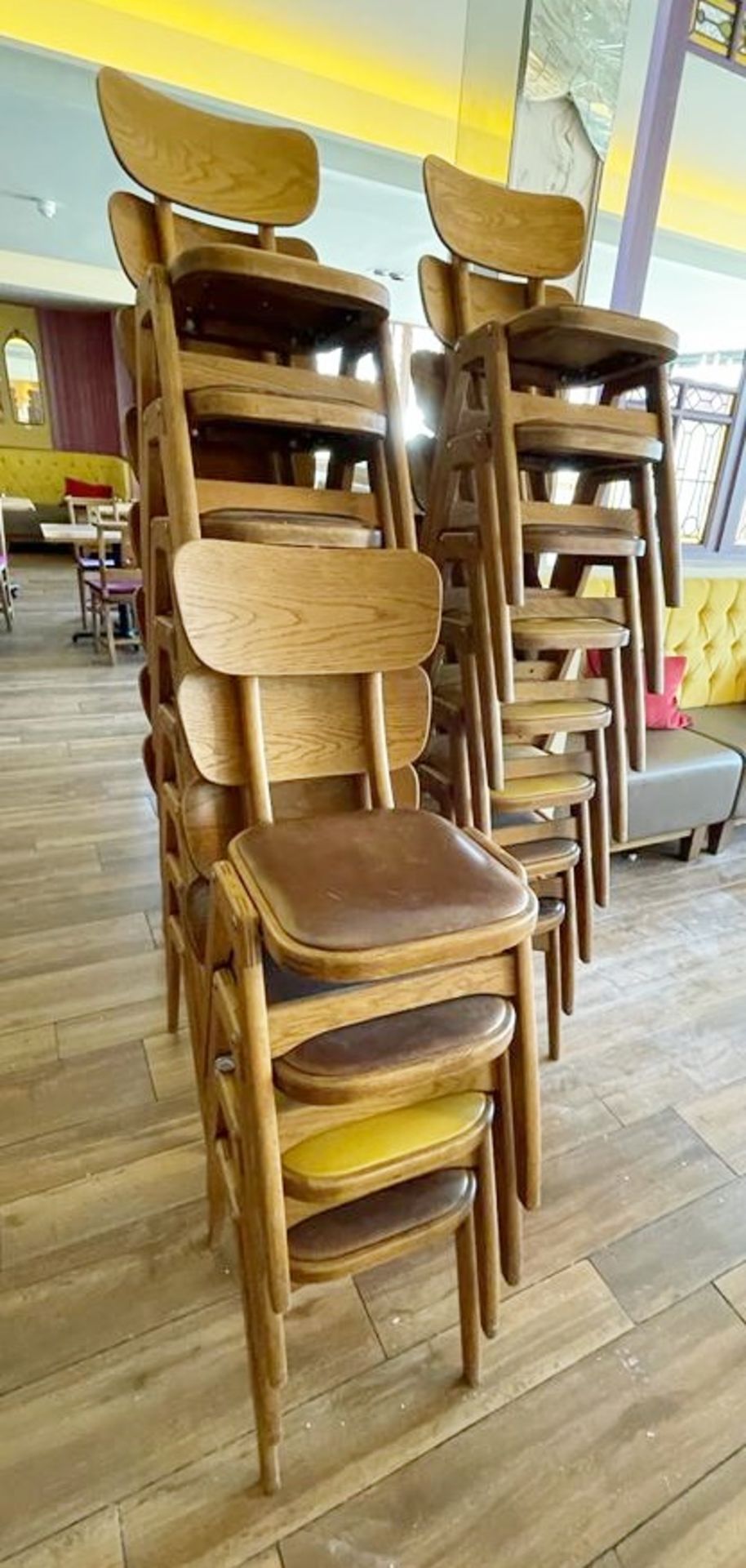 30 x Retro 1960's Style Stacking Dining Chairs - Solid Wood With Curved Backs and Leather Seat - Image 5 of 13