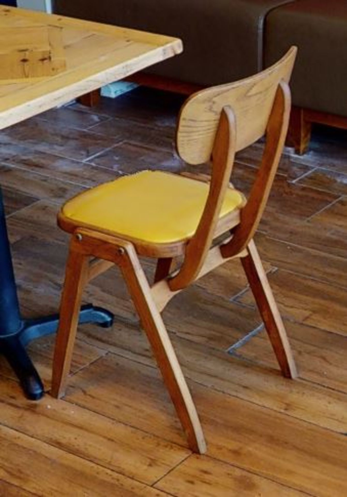 30 x Retro 1960's Style Stacking Dining Chairs - Solid Wood With Curved Backs and Leather Seat - Image 2 of 13