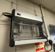 1 x Commercial Wall Mounted Fly Zapper - CL686 - Location: Altrincham WA14 This lot has been