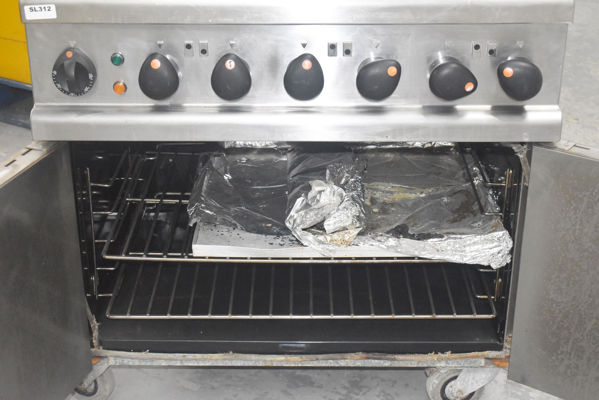 1 x Lincat Electric 6 Burner Range Cooker With Stainless Steel Exterior - Recently Removed from a - Image 9 of 9