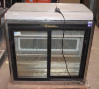 1 x True Two Door Bottle Cooler With Sliding Doors - 240v - CL669 - Ref: MA558 - Location: Altrincha