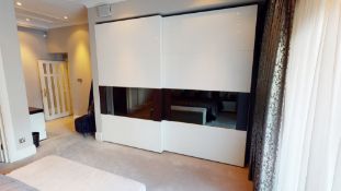 1 x Fitted Wardrobe Sliding Door - To Be Removed From An Exclusive Property In Bowdon  - CL691-