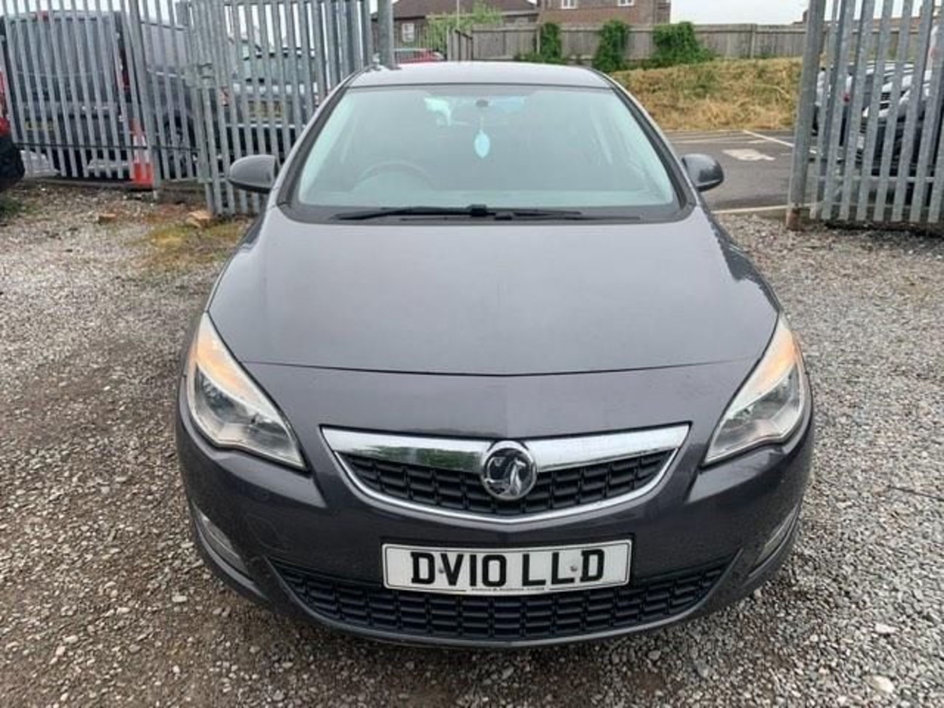 2010 Vauxhall Astra Exclusiv 113 5dr Hatchback - CL505 - NO VAT ON THE HAMMER - Location: - Image 2 of 26