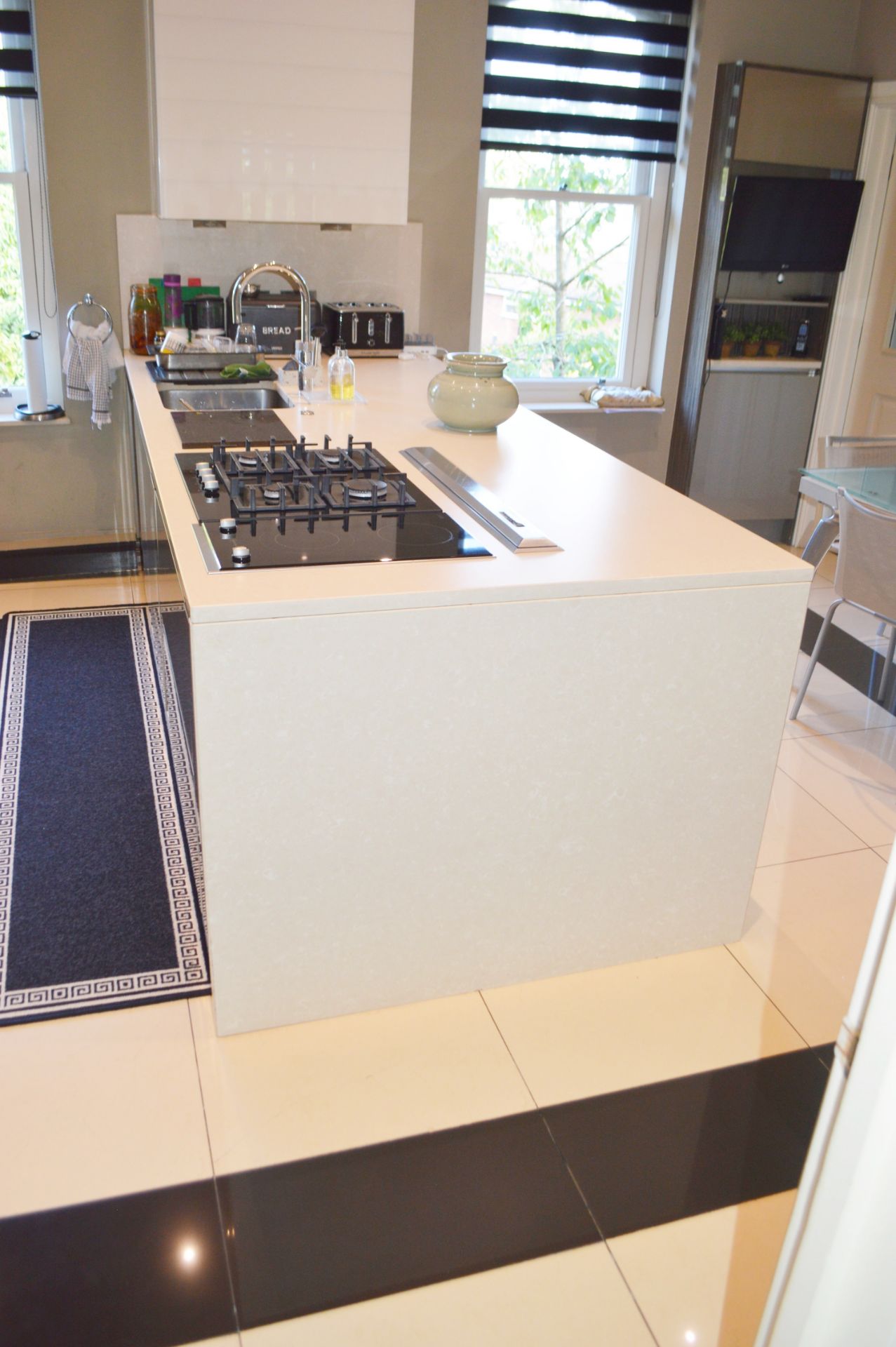 1 x Contemporary Bespoke Fitted Kitchen With Integrated Neff Branded Appliances To be removed from a - Image 34 of 37