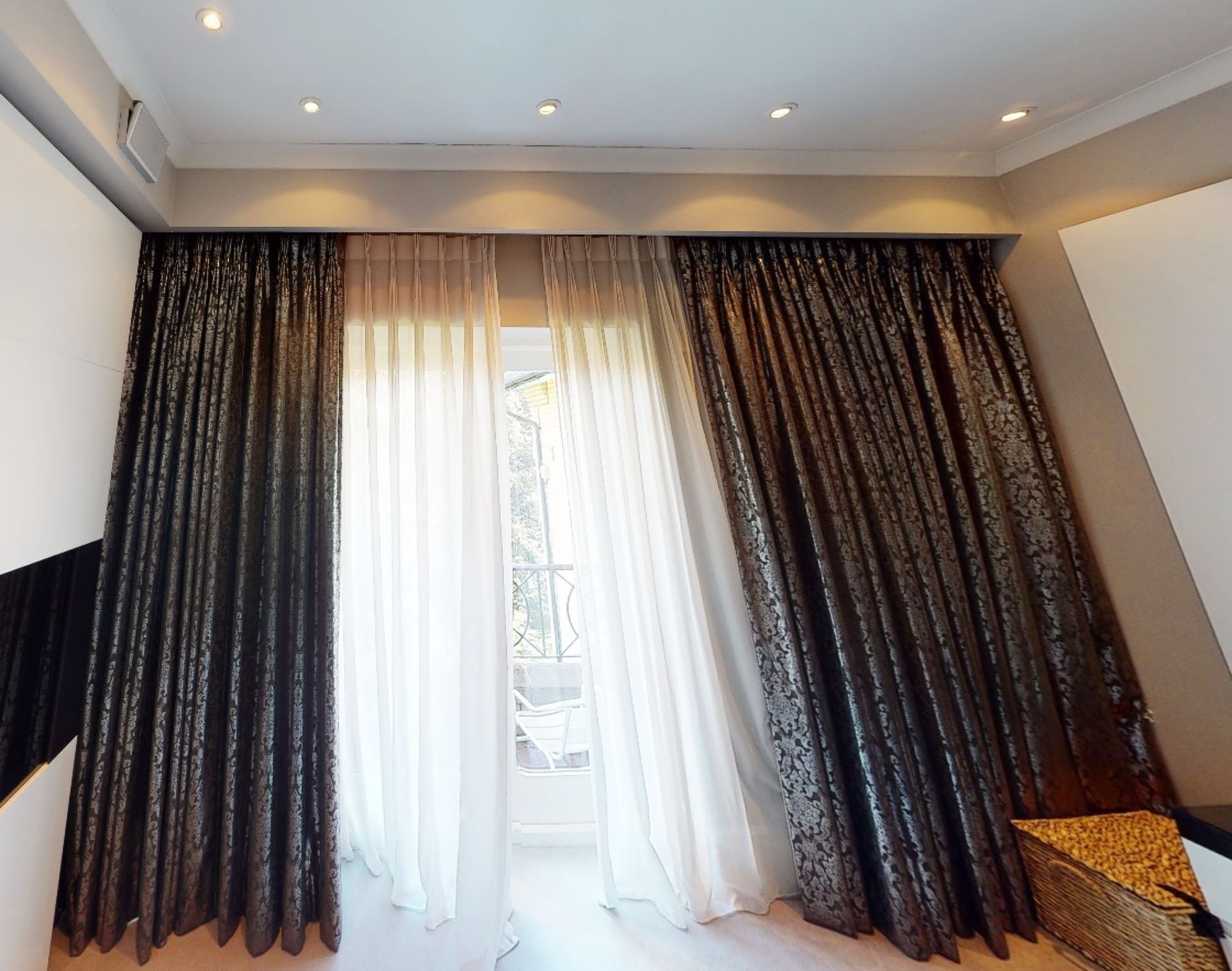 1 x Set Of Curtains - To Be Removed From An Exclusive Property In Bowdon  - CL691 - Location: Bowdon