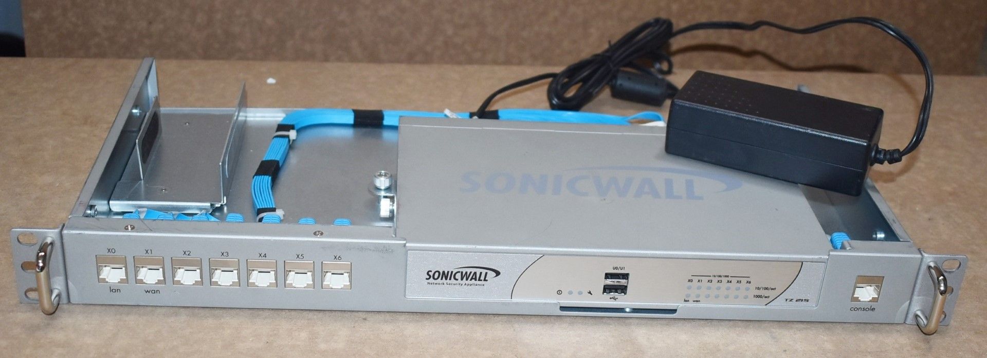 1 x Sonic Wall TZ215 UTM Firewall For Small Offices With Rackmount Kit and PSU - Approx RRP £480 - - Image 2 of 11