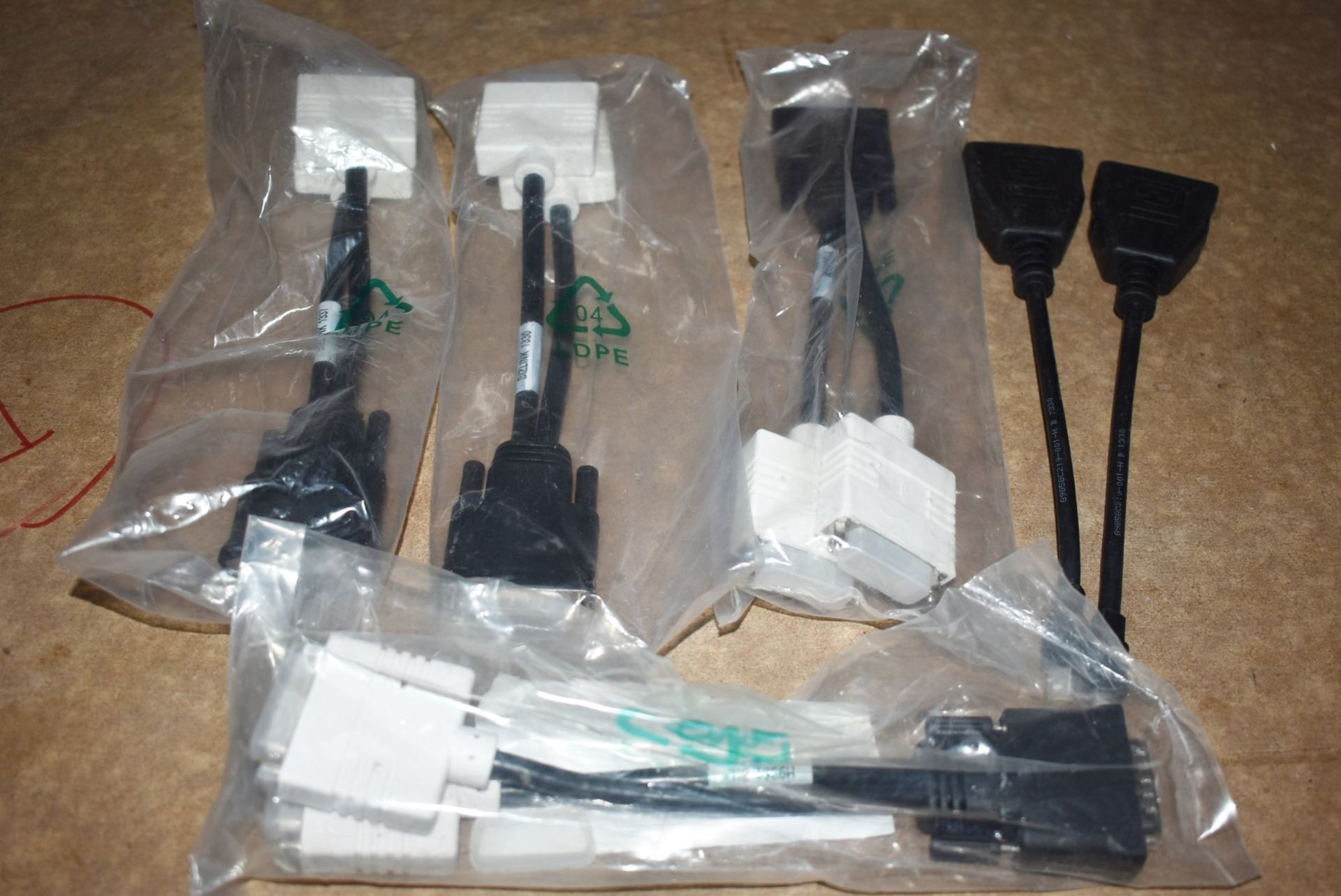 17 x Assorted Monitor Connector Cables - Ref: MPC190 P1 - CL678 - Location: Altrincham WA14This - Image 10 of 11