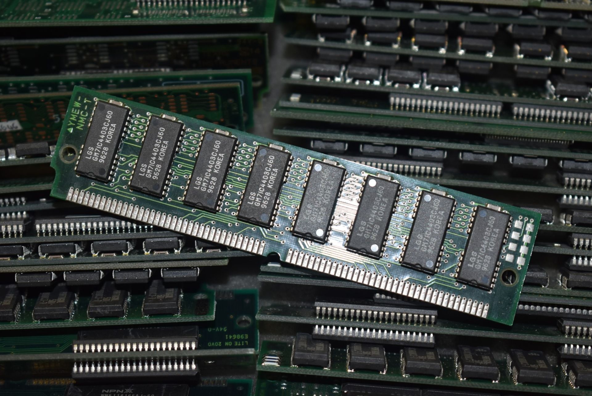 Approx 50 x Pieces of EDO Memory Modules - Ideal For Vintage Computer Enthusiasts - Ref: MPC604 CG - - Image 7 of 11