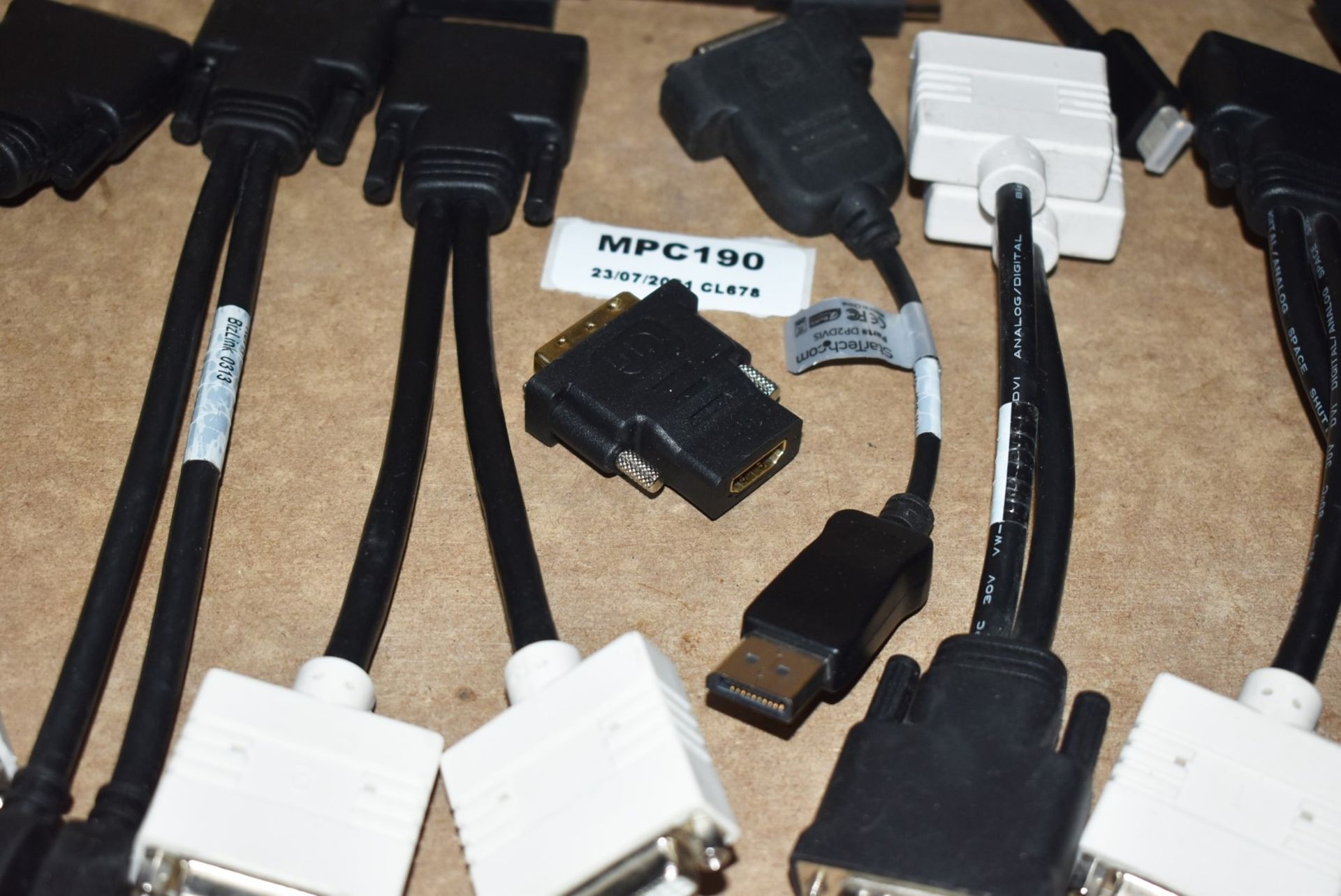 17 x Assorted Monitor Connector Cables - Ref: MPC190 P1 - CL678 - Location: Altrincham WA14This - Image 3 of 11
