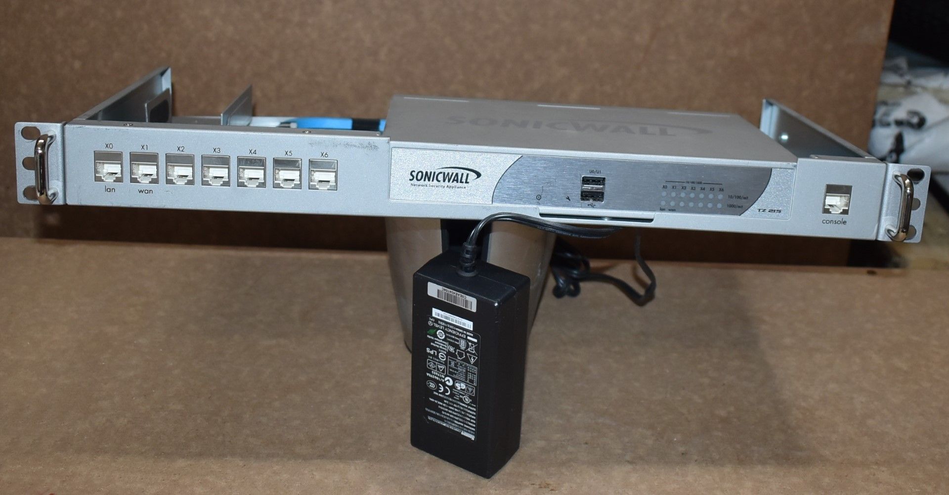 1 x Sonic Wall TZ215 UTM Firewall For Small Offices With Rackmount Kit and PSU - Approx RRP £480 - - Image 3 of 11