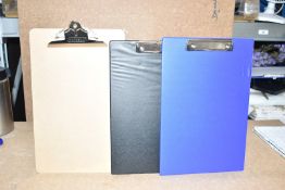 45 x Rapesco Clipboards - Blue, Black and Wood Finish - Ref: MPC124 P1 - CL678 - Location:
