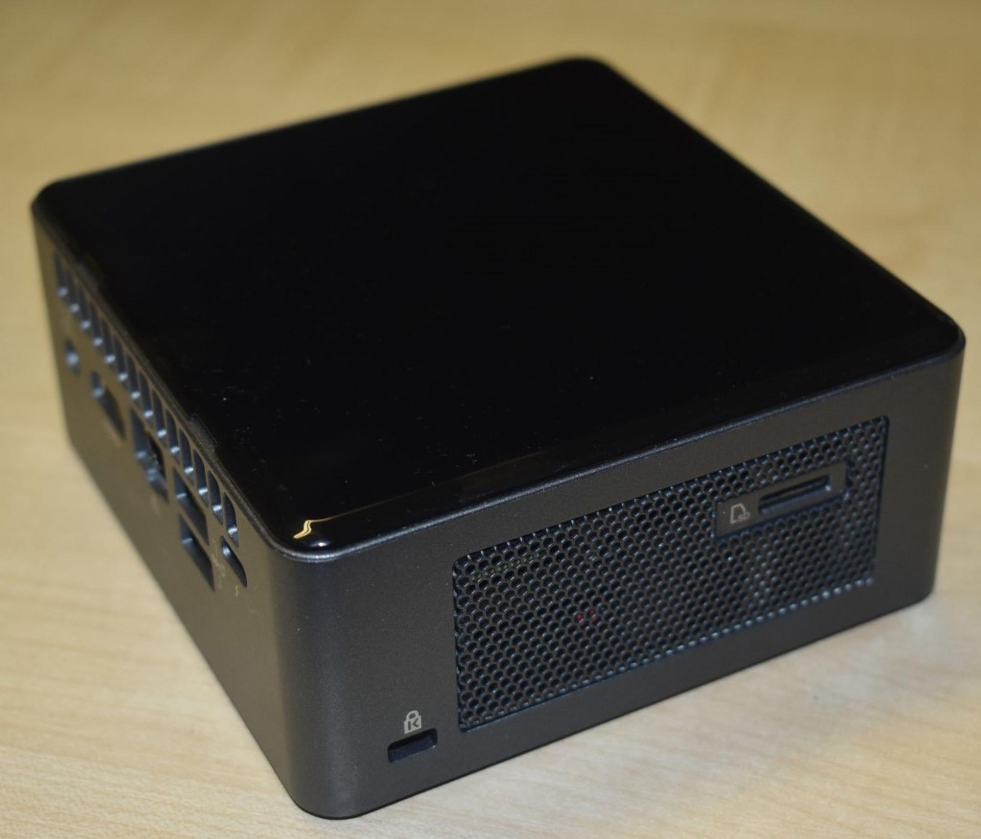 1 x Intel NUC Mini PC Featuring Intel i7-8559u Quad Core 3.7Ghz Processor, 8GB DDR4 2400Mhz Ram, - Image 3 of 6