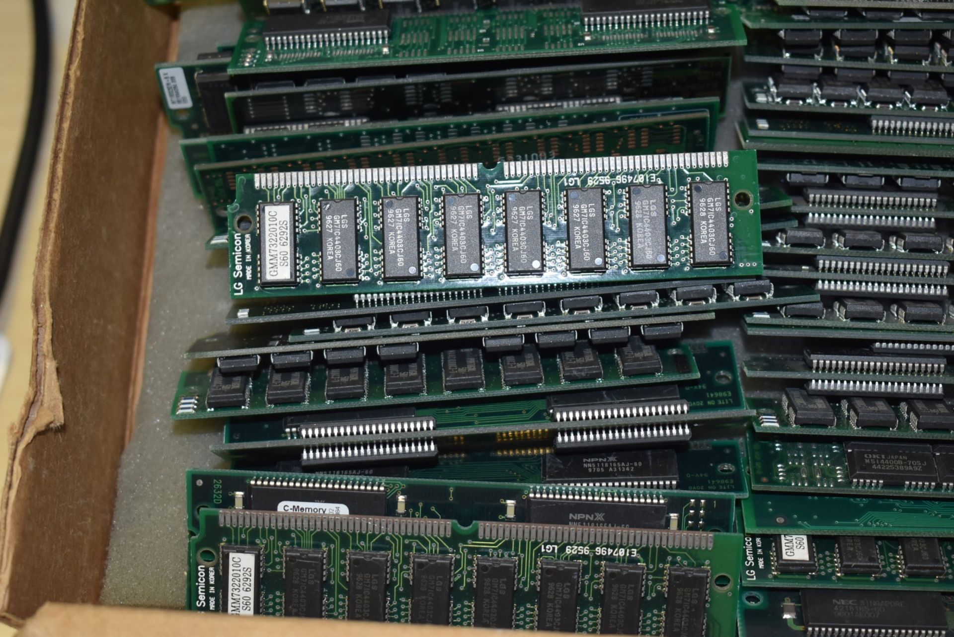 Approx 50 x Pieces of EDO Memory Modules - Ideal For Vintage Computer Enthusiasts - Ref: MPC604 CG - - Image 5 of 11