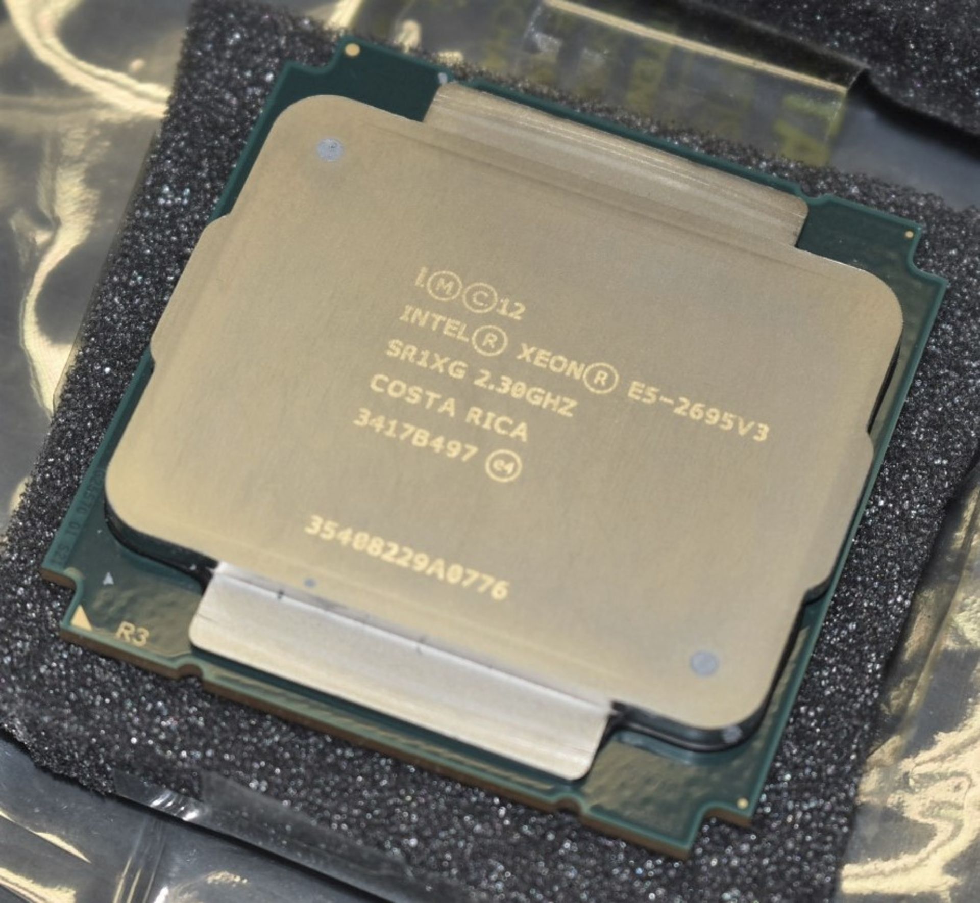 1 x Intel Xeon E5-2695V3 3.3ghz Processor - Features 14 Cores and 28 Threads, 35mb Cache, Socket - Image 2 of 4