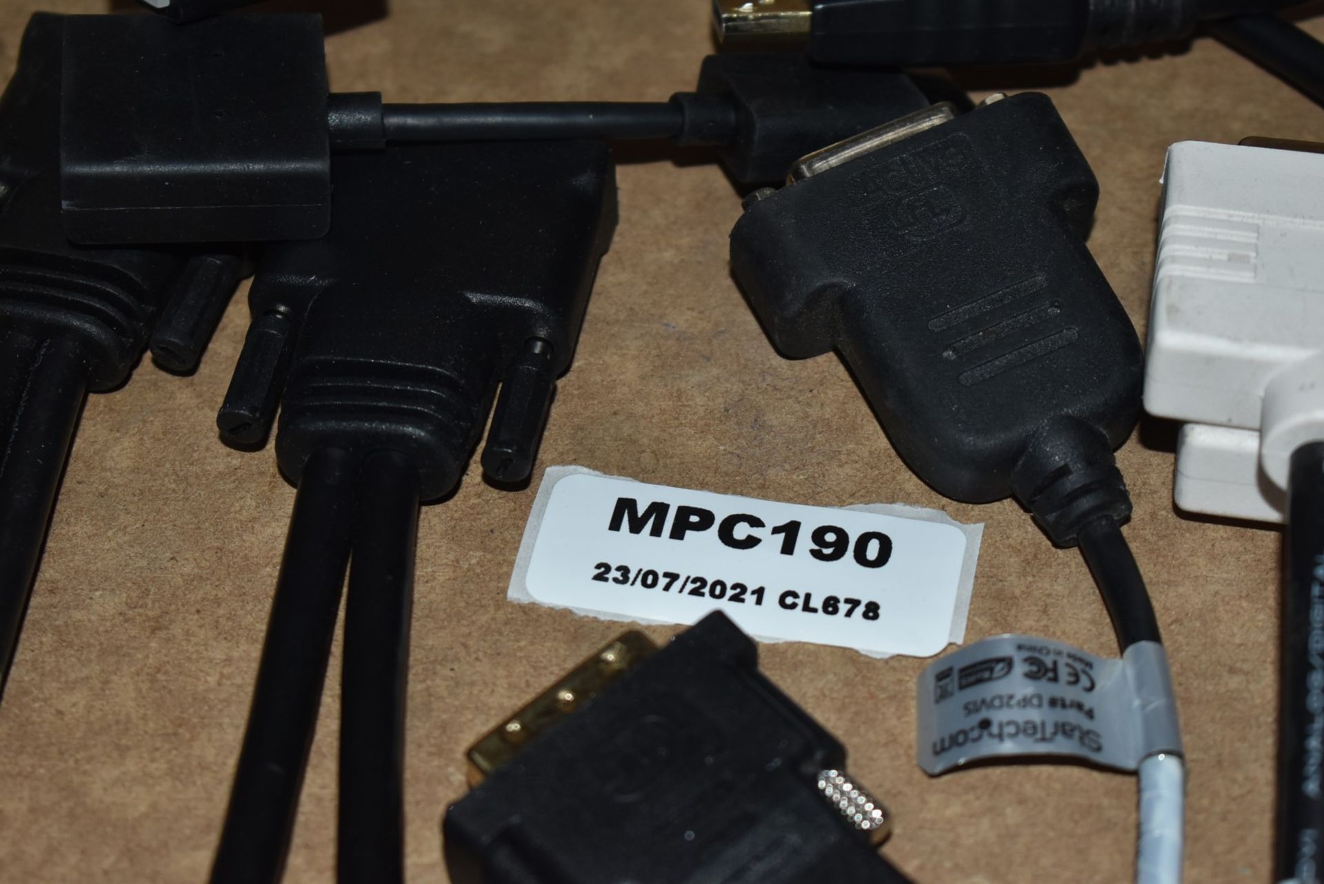 17 x Assorted Monitor Connector Cables - Ref: MPC190 P1 - CL678 - Location: Altrincham WA14This - Image 7 of 11